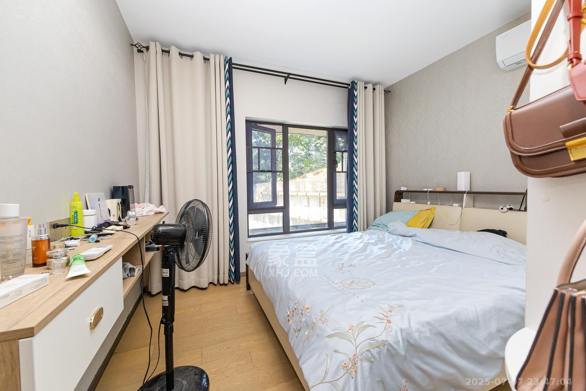 时代倾城四期 2室2厅1卫 73.0万 时代倾城四期 2室2厅1卫 73.0万卧室