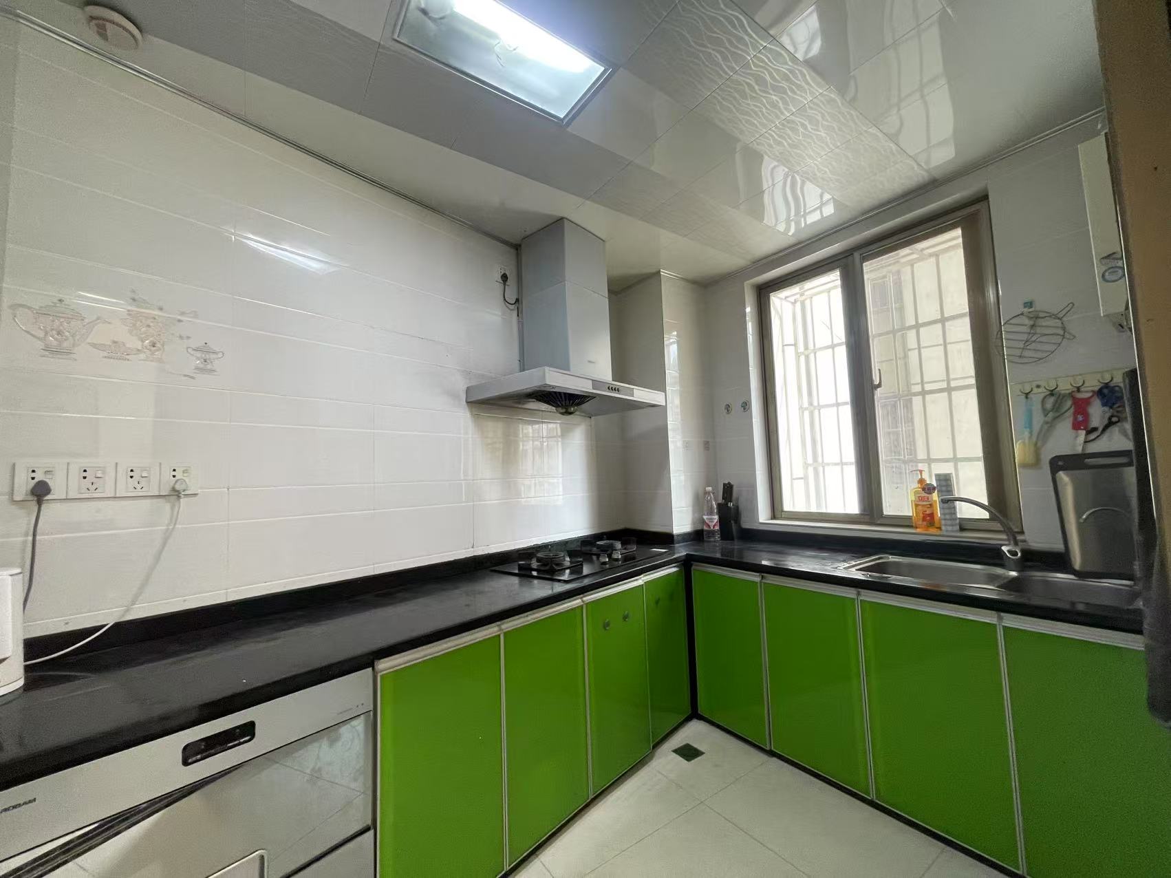 现代花园三期 4室2厅2卫 197.0万 现代花园三期 4室2厅2卫 197.0万室内图