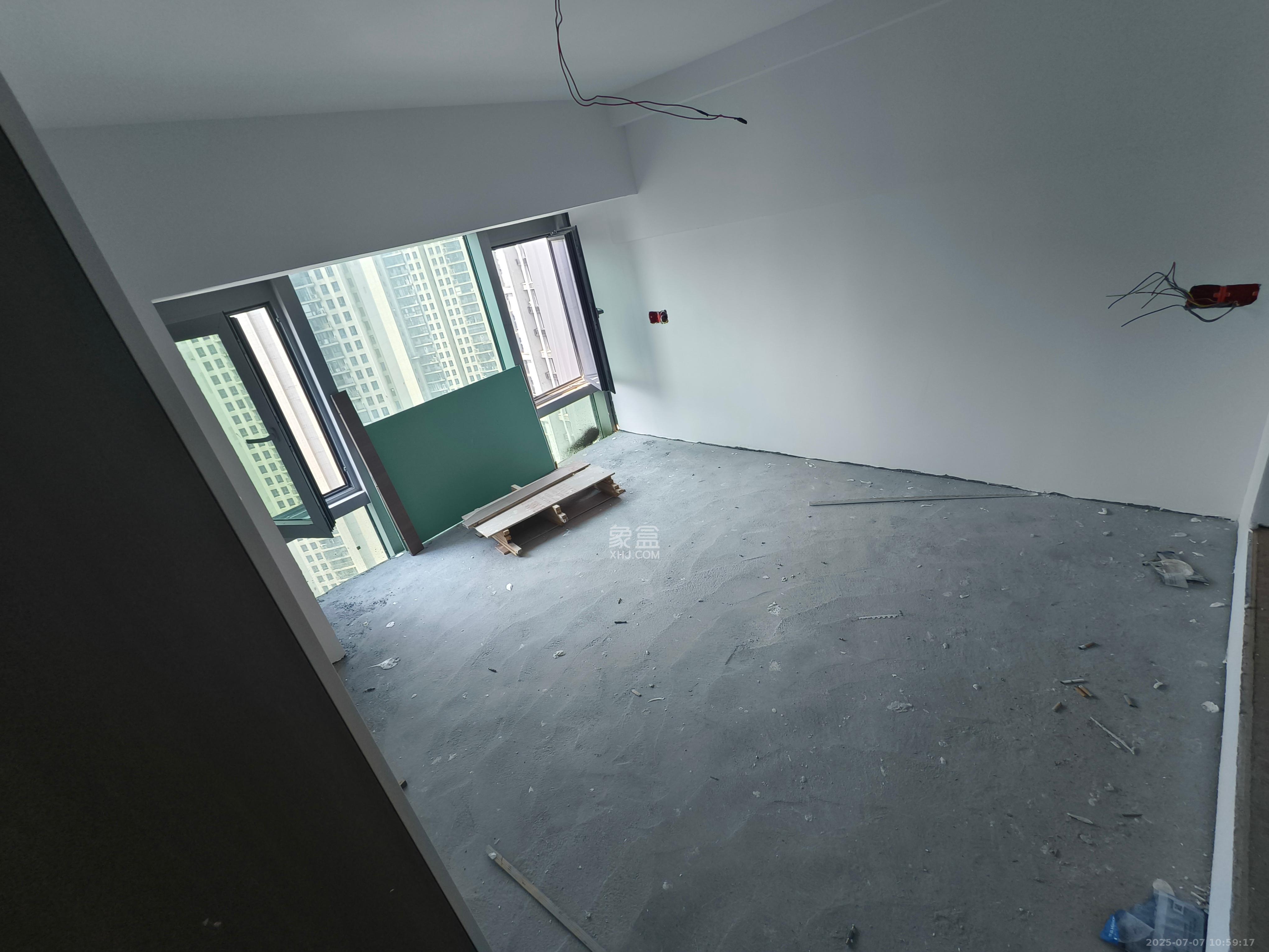 福晟翡翠湾  2室1厅1卫    2500.0元/月 福晟翡翠湾  2室1厅1卫    2500.0元/月室内图1