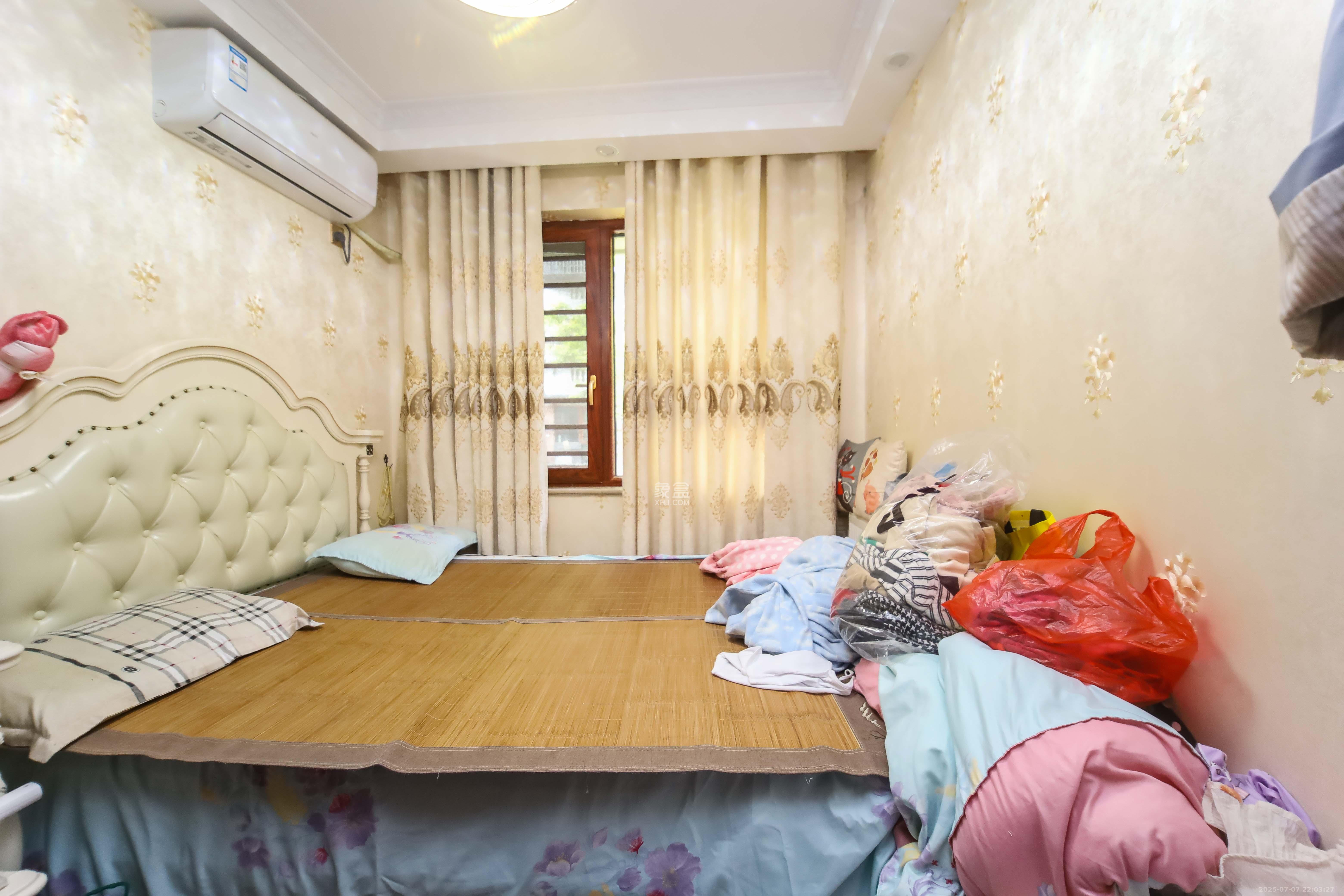 德政园  3室2厅2卫    89.8万 德政园  3室2厅2卫    89.8万卧室