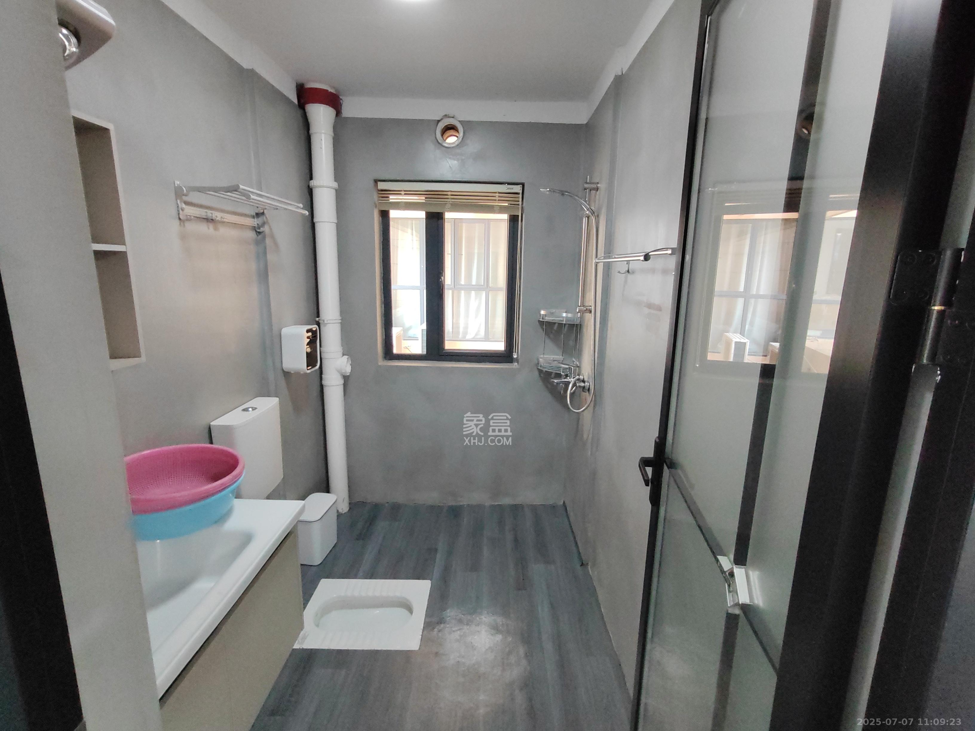 荣盛岳麓峰景 3室2厅2卫 1900.0元/月 荣盛岳麓峰景 3室2厅2卫 1900.0元/月室内图