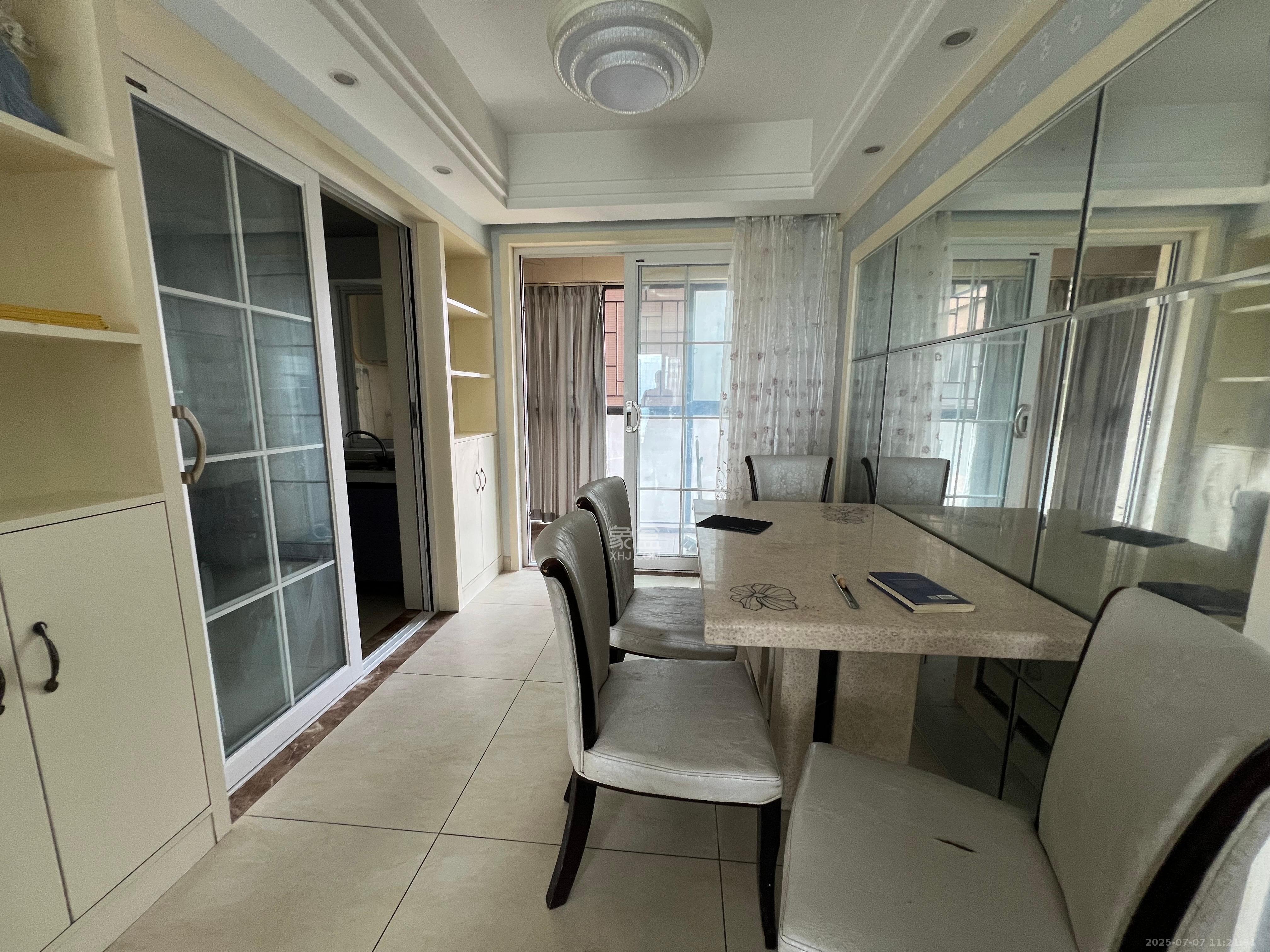 万象凯旋湾 3室2厅2卫 3200.0元/月 万象凯旋湾 3室2厅2卫 3200.0元/月室内图