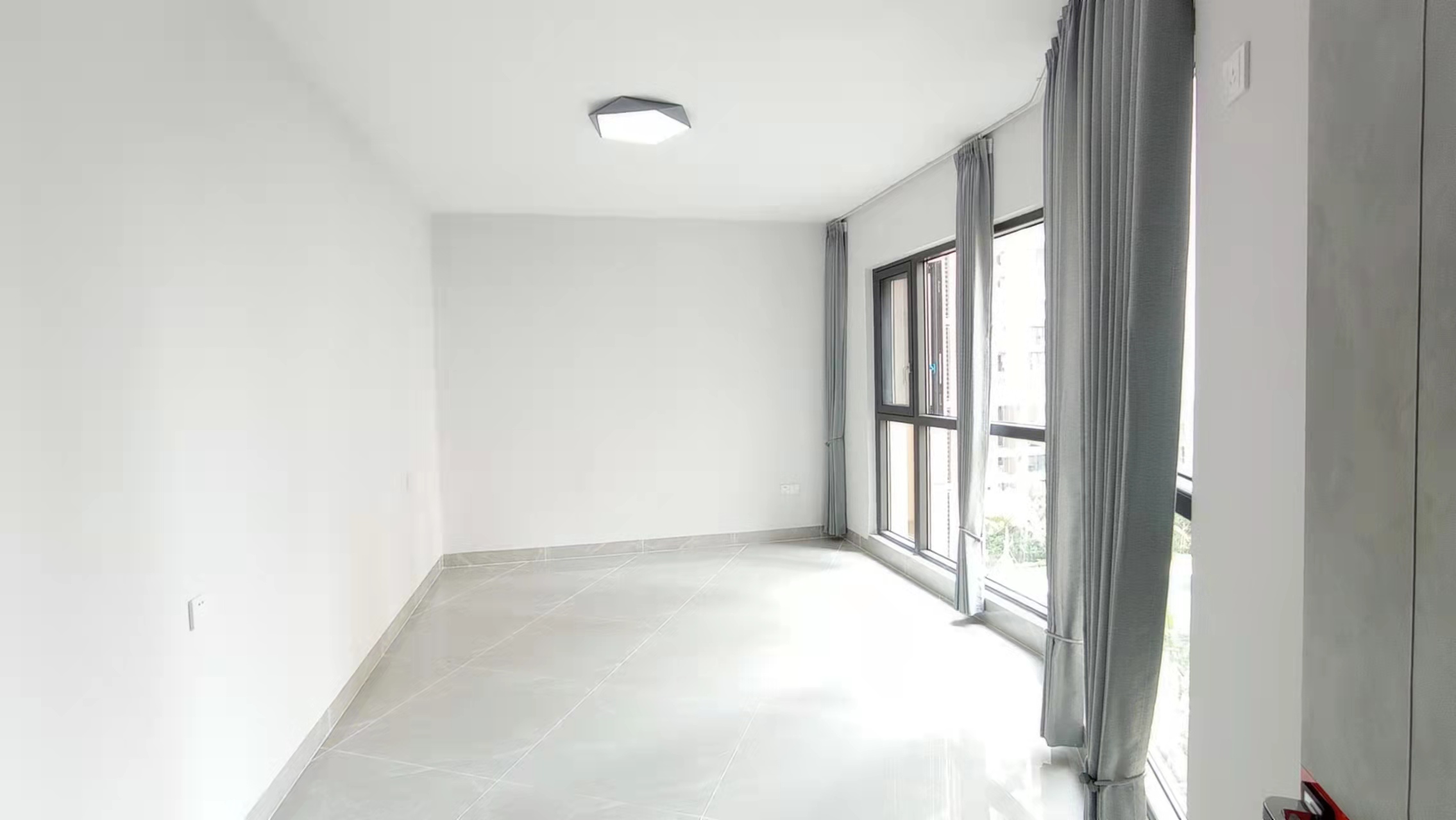 恩祥新城 5室2厅2卫 5000.0元/月 恩祥新城 5室2厅2卫 5000.0元/月室内图