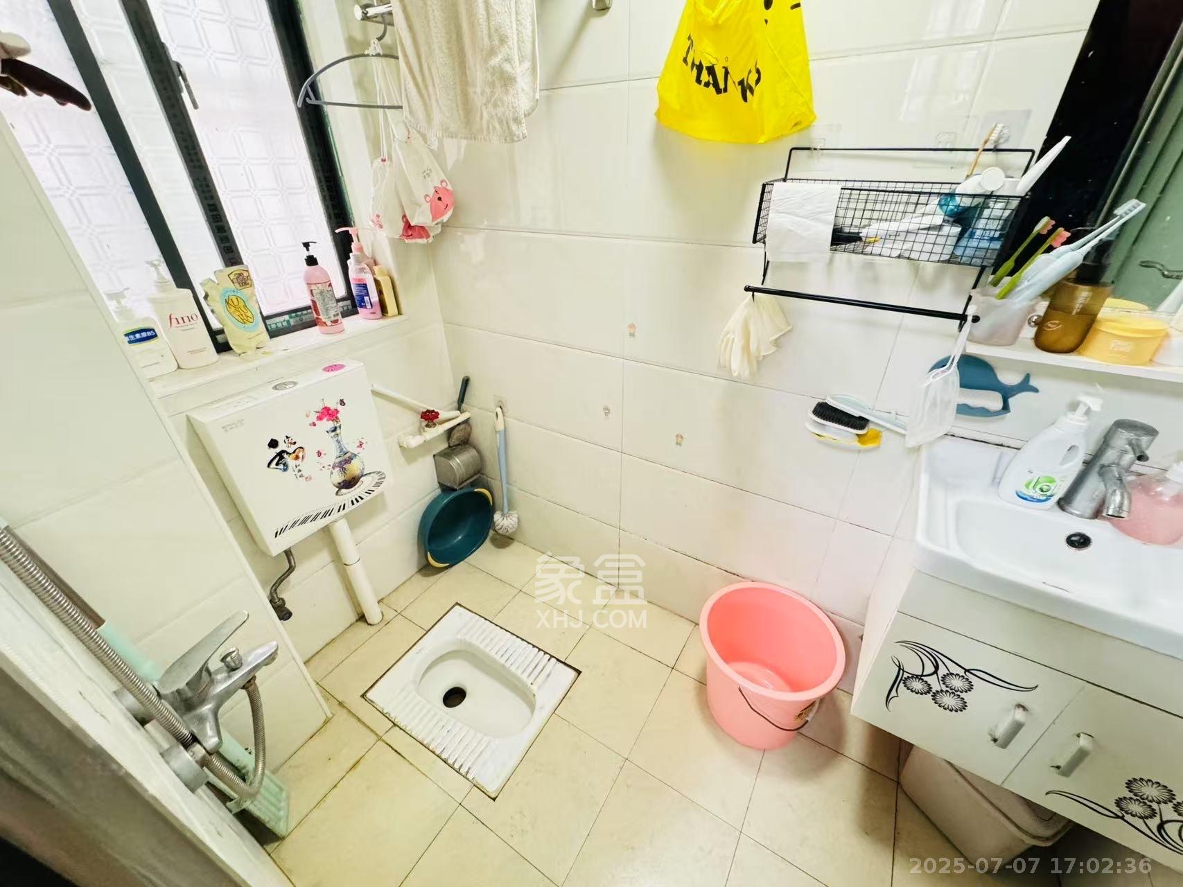 席草田散盘 2室1厅1卫 2000.0元/月 席草田散盘 2室1厅1卫 2000.0元/月室内图