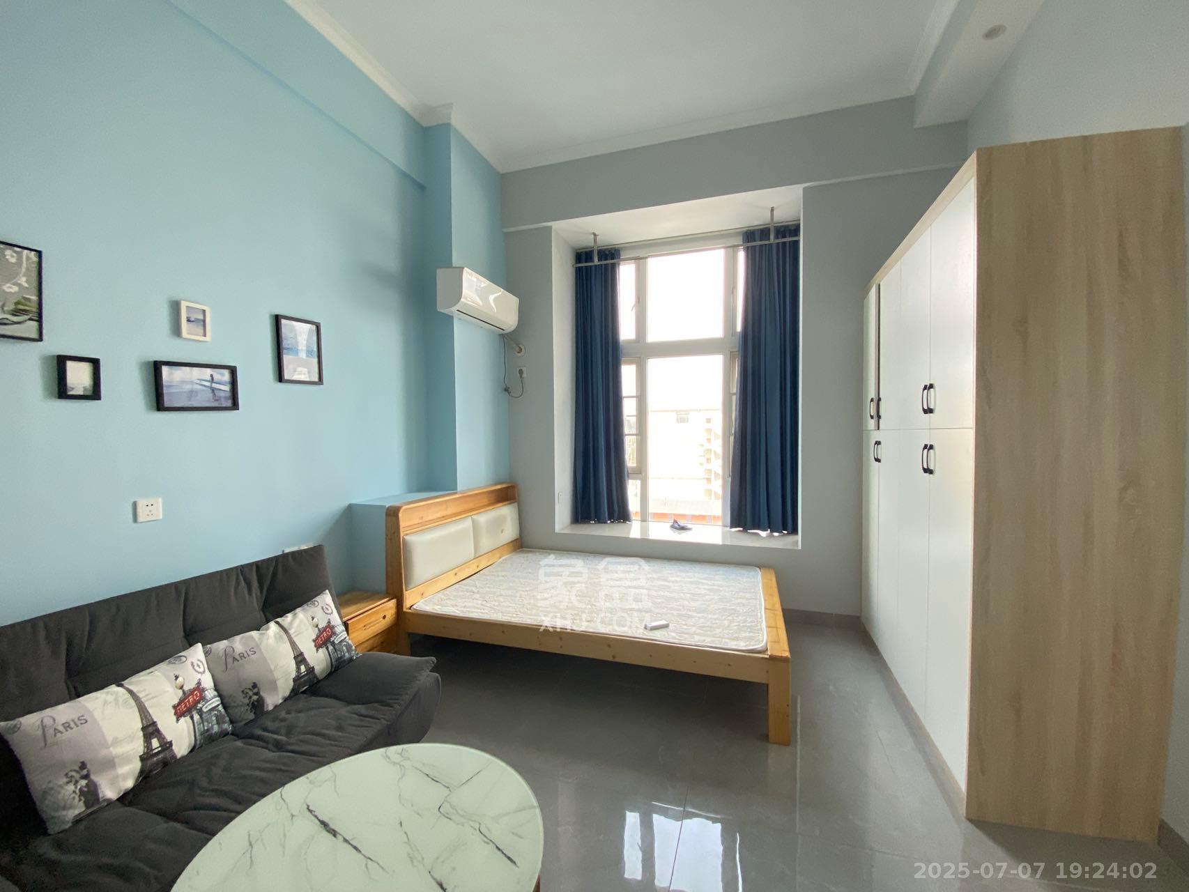 芙蓉万国城MOMA(卓越汇富苑)  1室1厅1卫    1500.0元/月 芙蓉万国城MOMA(卓越汇富苑)  1室1厅1卫    1500.0元/月室内图