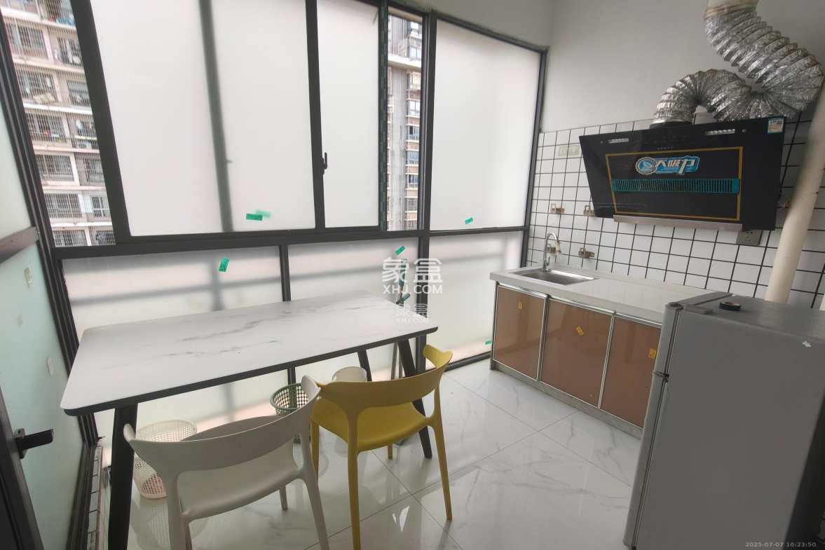 尚都花园城  1室1厅1卫    1100.0元/月 尚都花园城  1室1厅1卫    1100.0元/月室内图