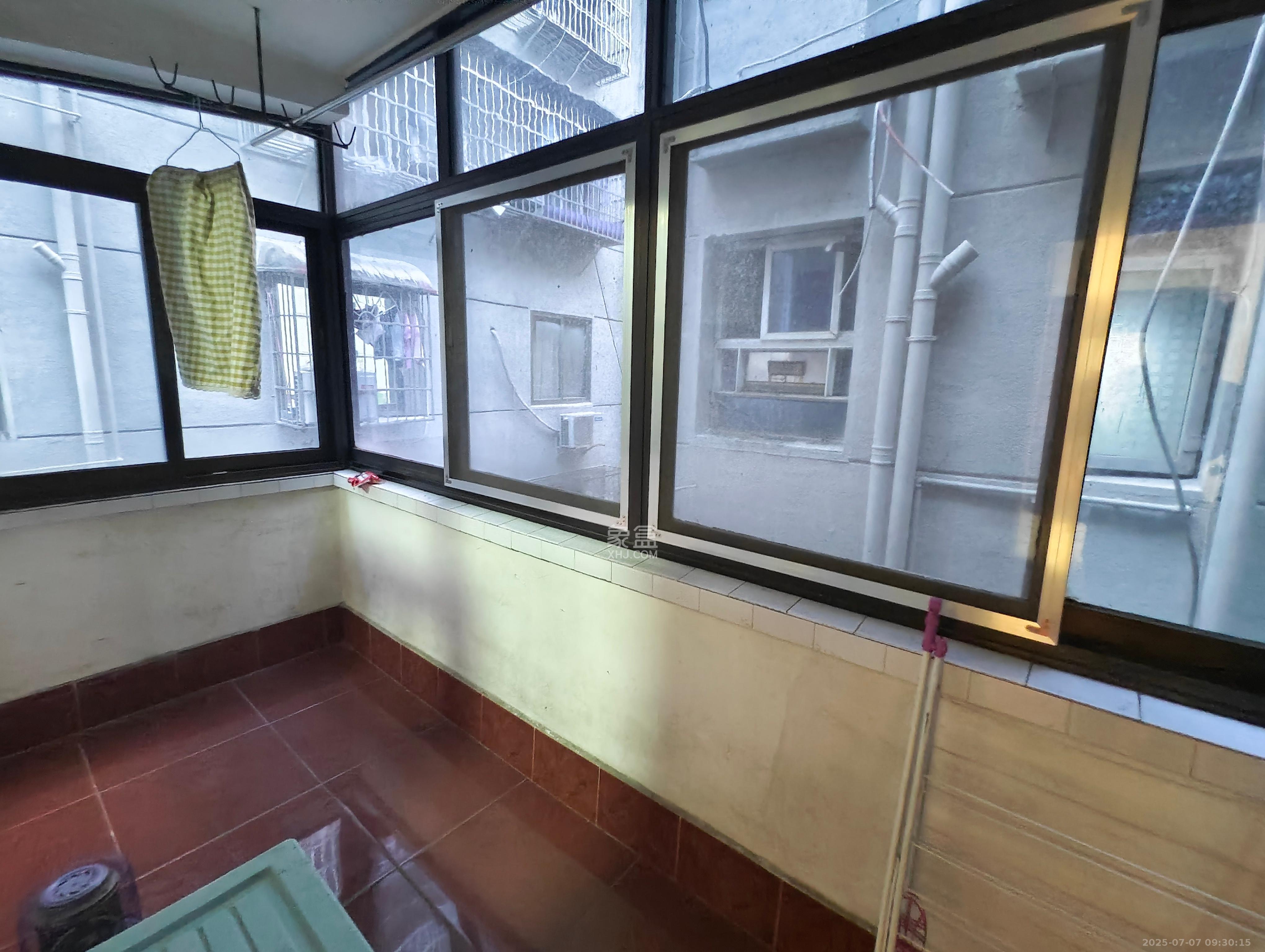 长郡花园  4室1厅1卫    2800.0元/月 长郡花园  4室1厅1卫    2800.0元/月室内图