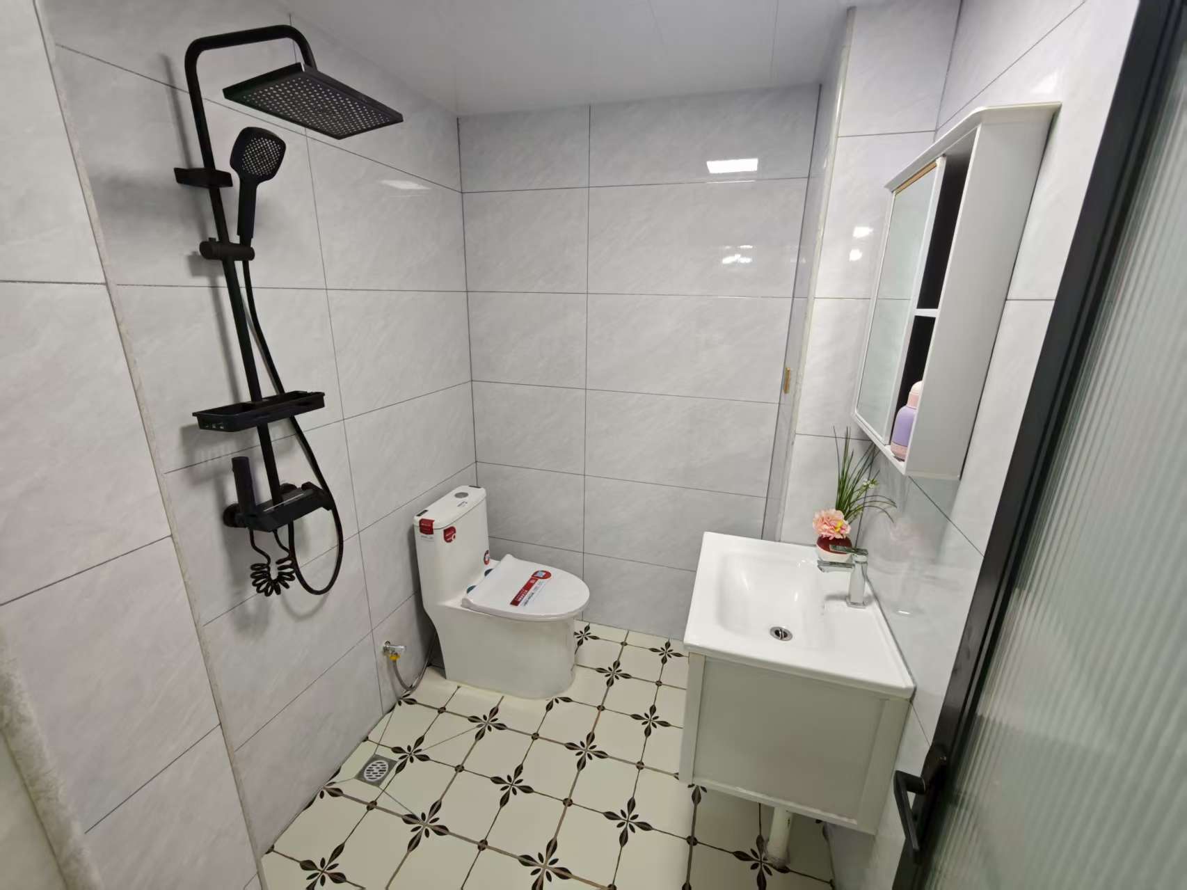 凤翔大厦 1室0厅0卫 79.0万 凤翔大厦 1室0厅0卫 79.0万室内图