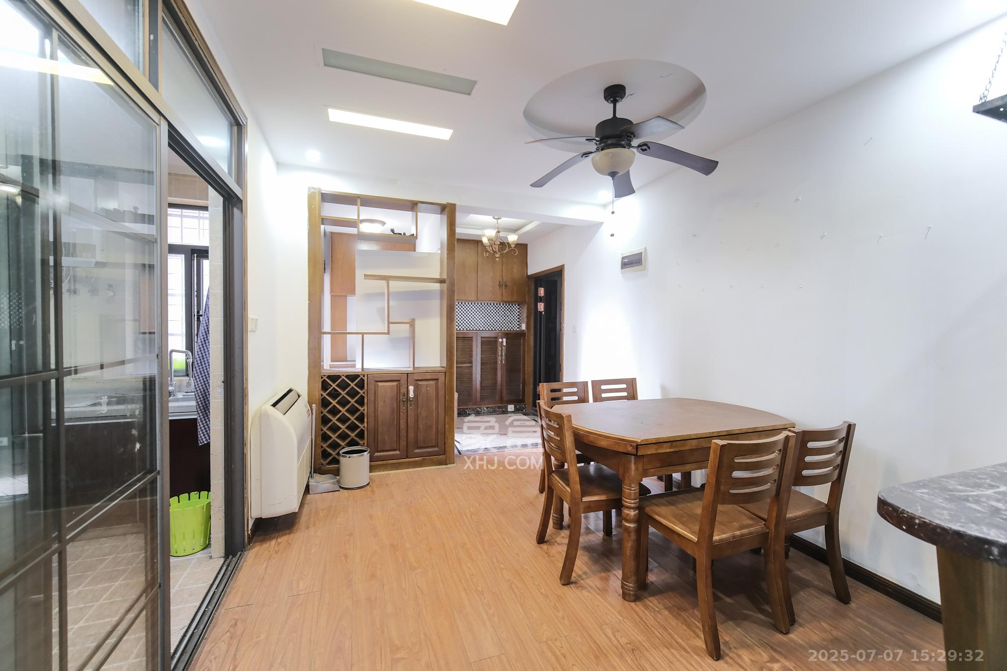 好望谷  3室2厅2卫    70.8万 好望谷  3室2厅2卫    70.8万客厅