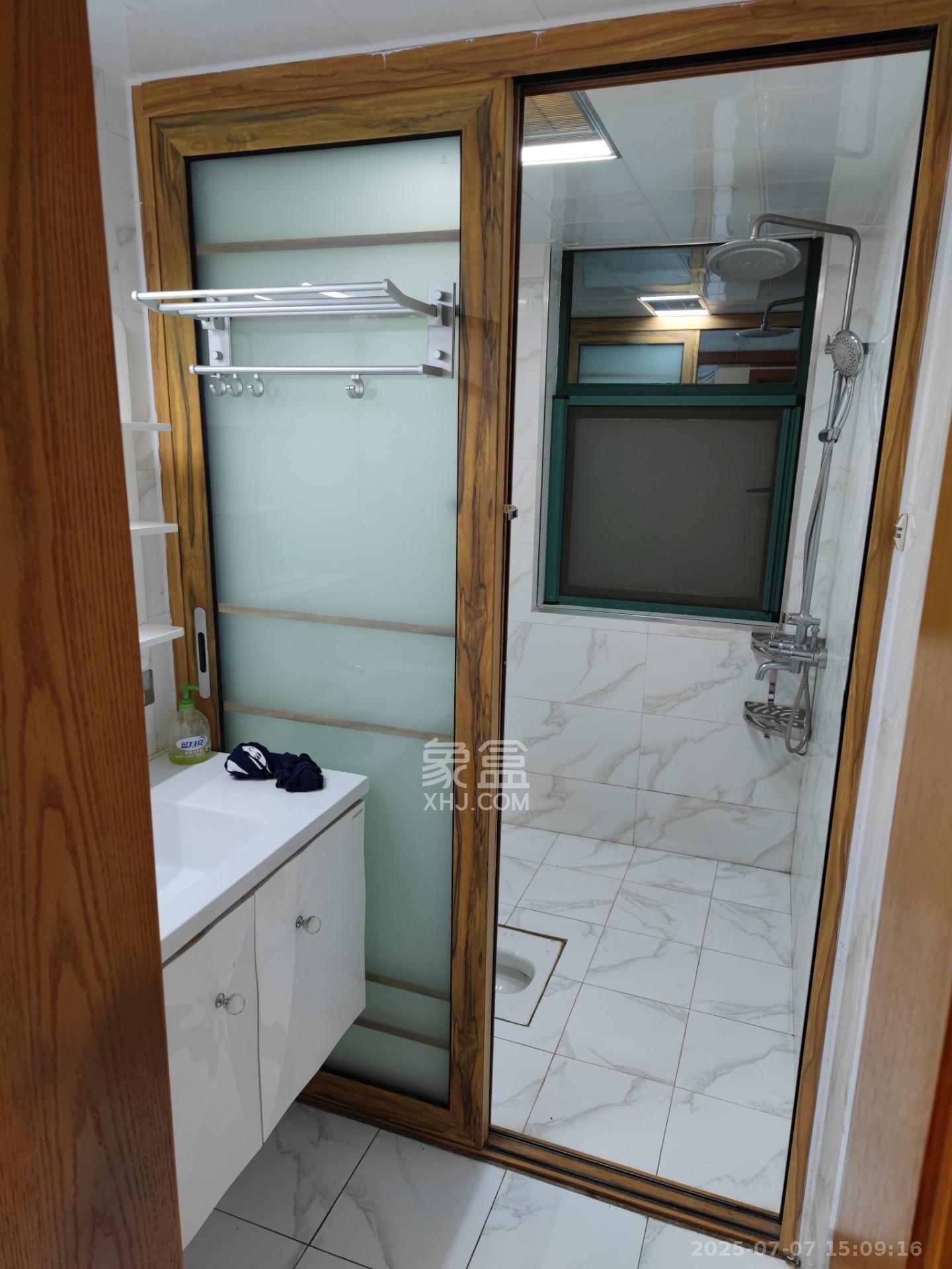 维一星城原山苑 4室2厅2卫 2400.0元/月 维一星城原山苑 4室2厅2卫 2400.0元/月室内图