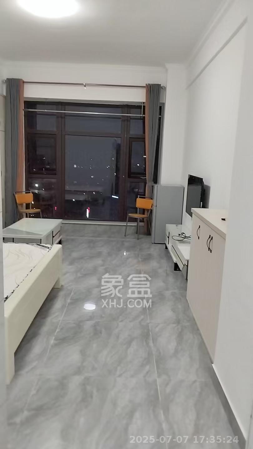 东方美地  1室1厅1卫   1300.00元/月