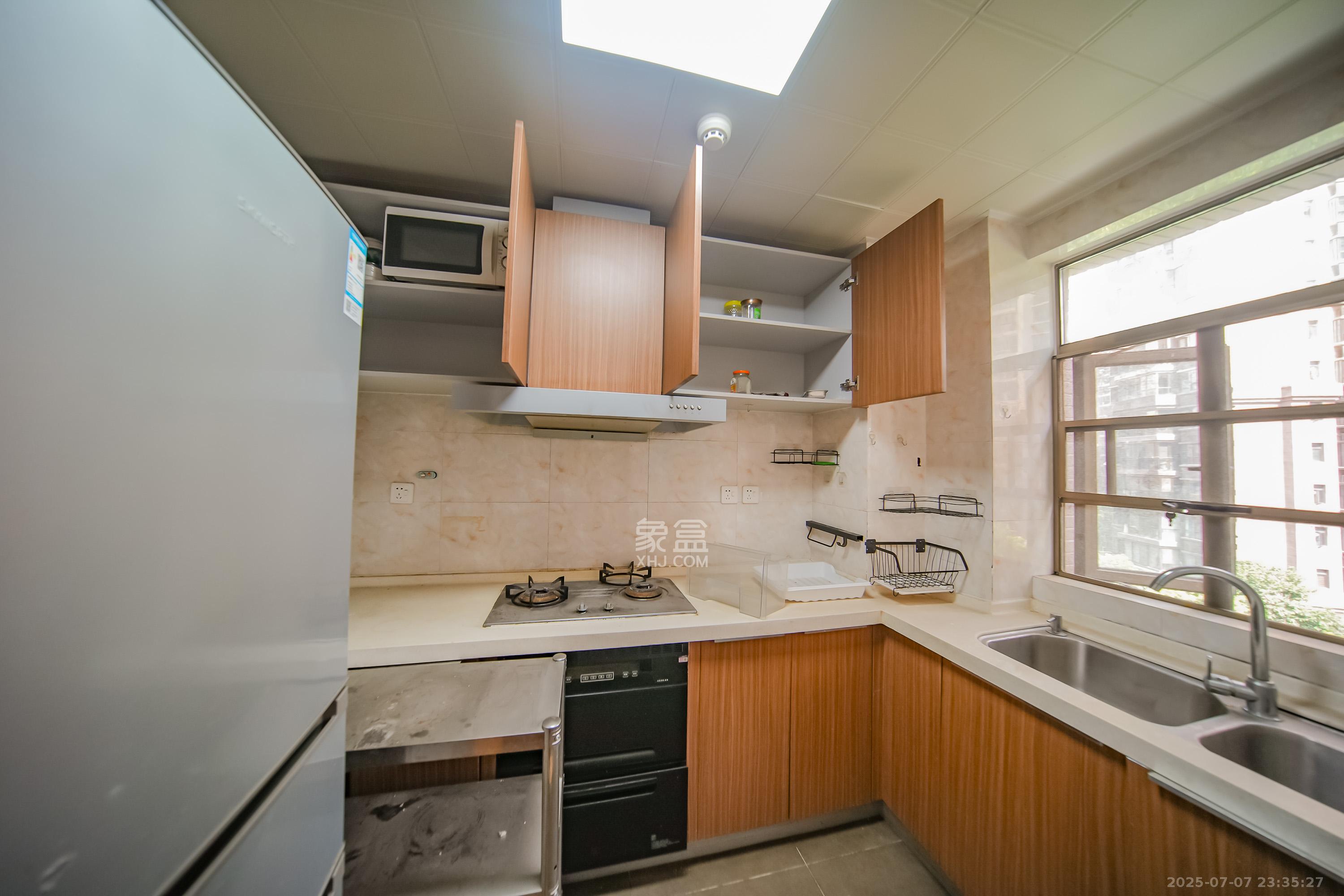 江山帝景哈佛 4室2厅2卫 124.0万 江山帝景哈佛 4室2厅2卫 124.0万厨房