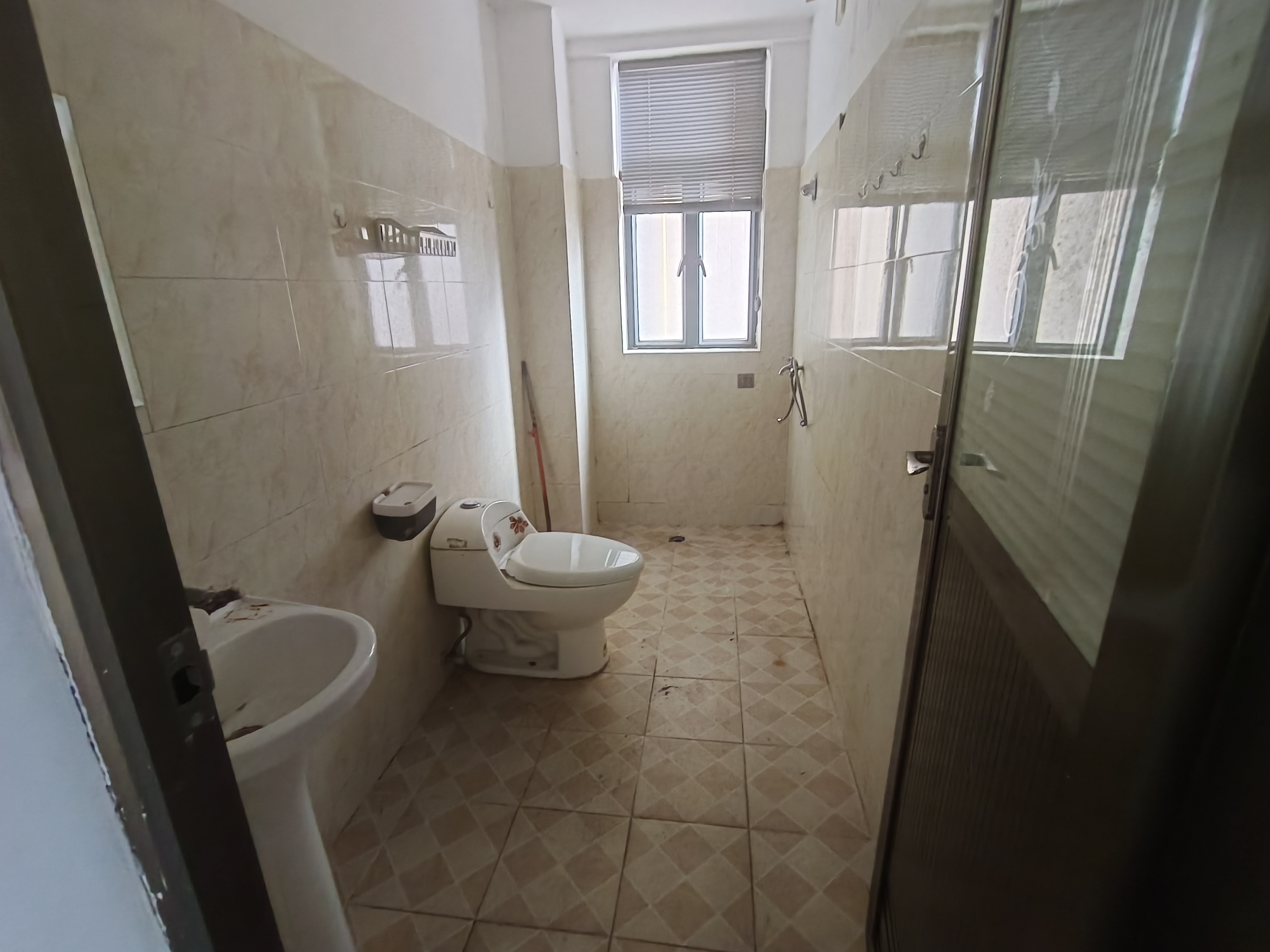 红城湖延长线(别名:滨江华庭) 2室2厅1卫 95.0万 红城湖延长线(别名:滨江华庭) 2室2厅1卫 95.0万客厅