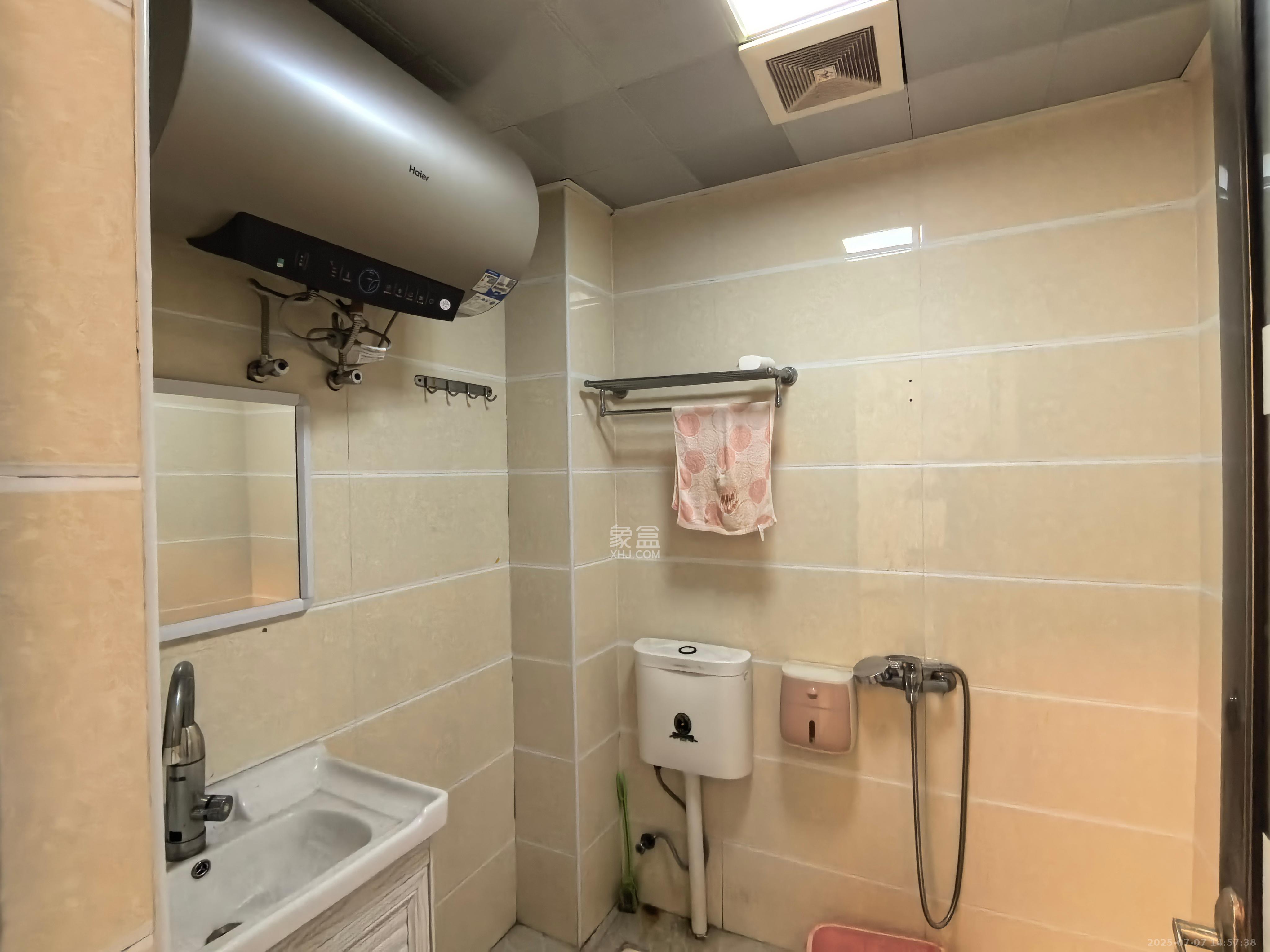 万国城（当代满庭春MOMA）三期  1室1厅0卫    1600.0元/月室内图