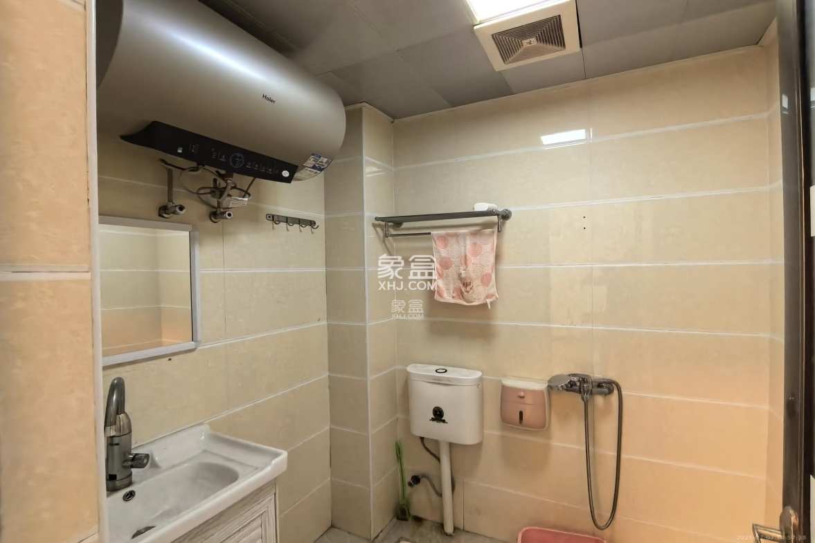 万国城(当代满庭春MOMA)三期  1室1厅0卫    1600.0元/月 万国城(当代满庭春MOMA)三期  1室1厅0卫    1600.0元/月室内图