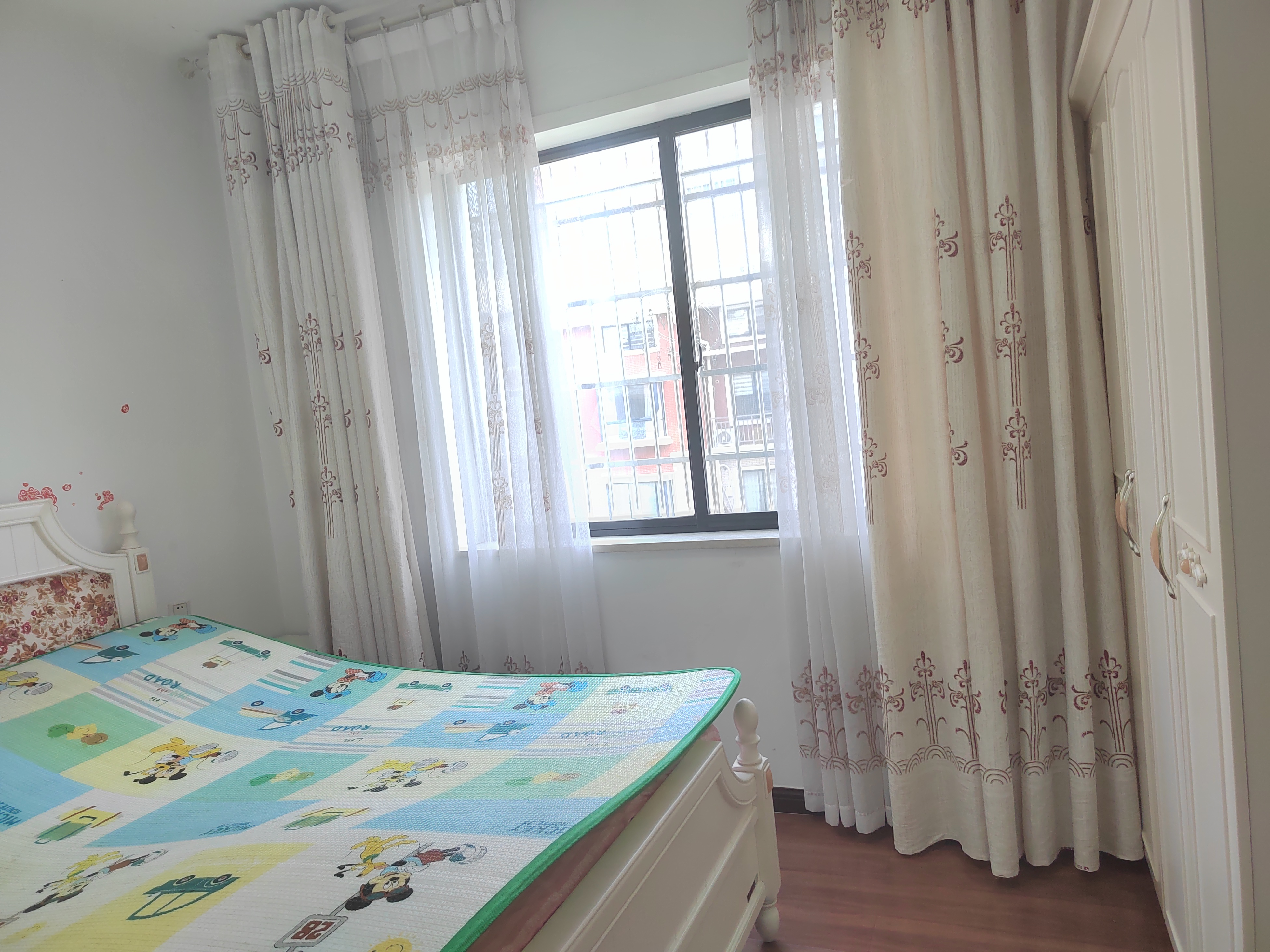 上城世家  6室2厅3卫    90.0万 上城世家  6室2厅3卫    90.0万室内图