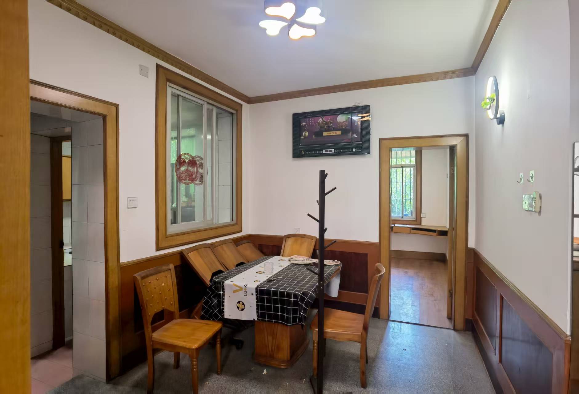 梓山苑小区  3室2厅2卫    1400.0元/月户型图