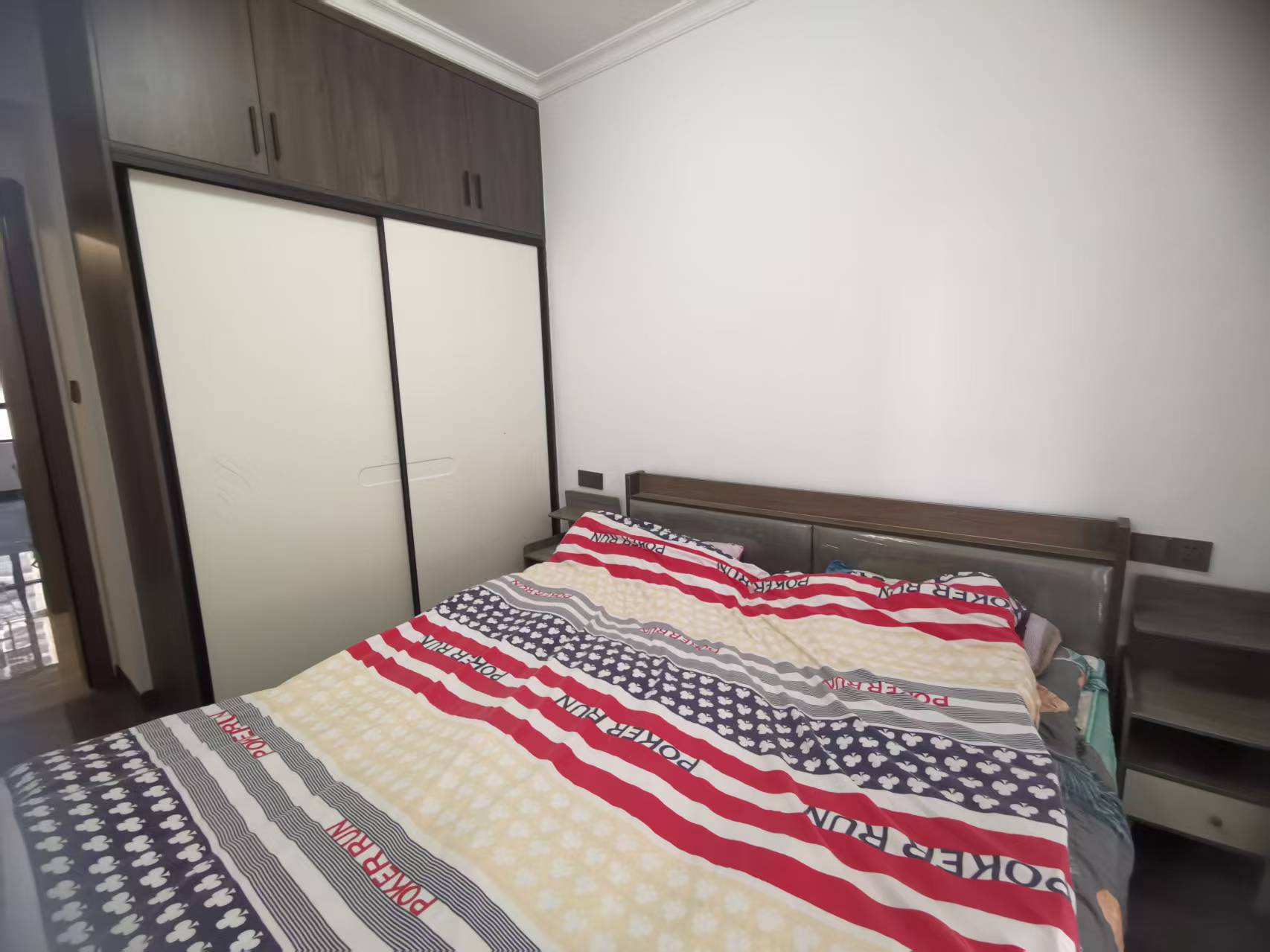 北建理想城 4室2厅1卫 2000.0元/月 北建理想城 4室2厅1卫 2000.0元/月室内图