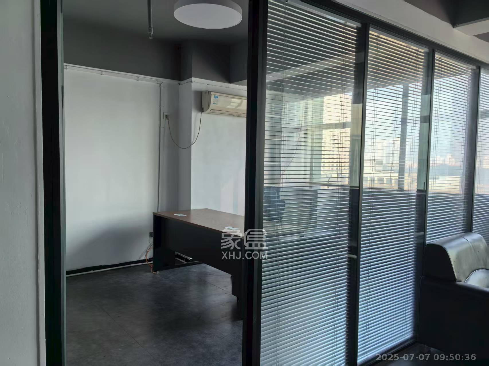 湘域中央  1室1厅1卫    5100.0元/月 湘域中央  1室1厅1卫    5100.0元/月室内图