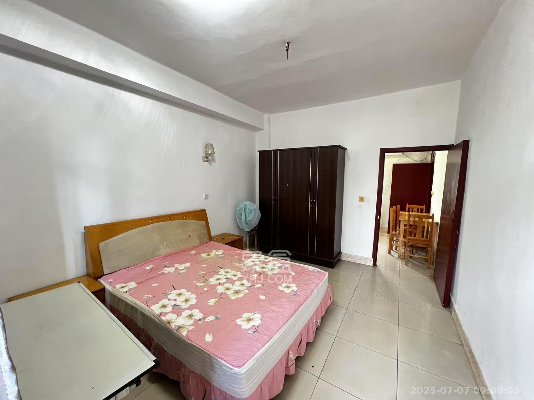 向韶村  1室1厅1卫    1400.0元/月 向韶村  1室1厅1卫    1400.0元/月室内图