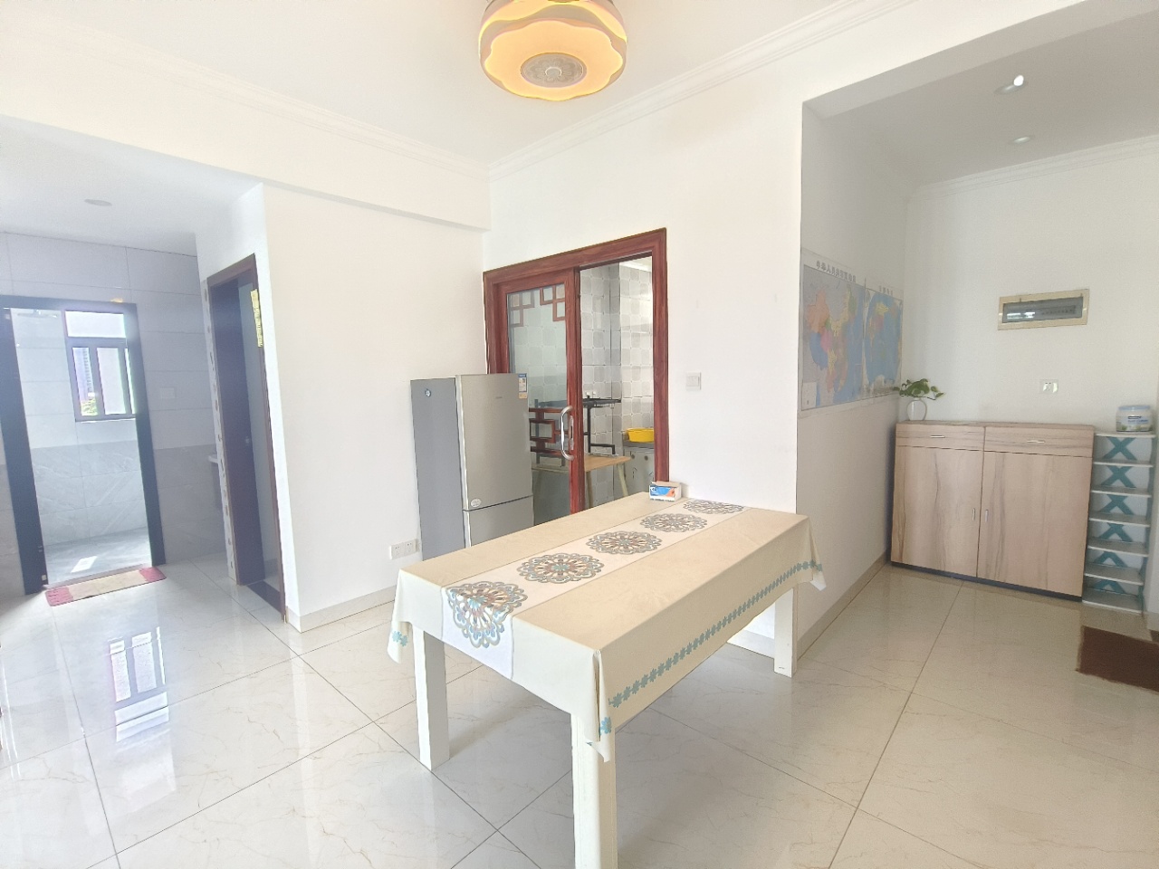 芒果社 2室2厅1卫 2500.0元/月 芒果社 2室2厅1卫 2500.0元/月室内图