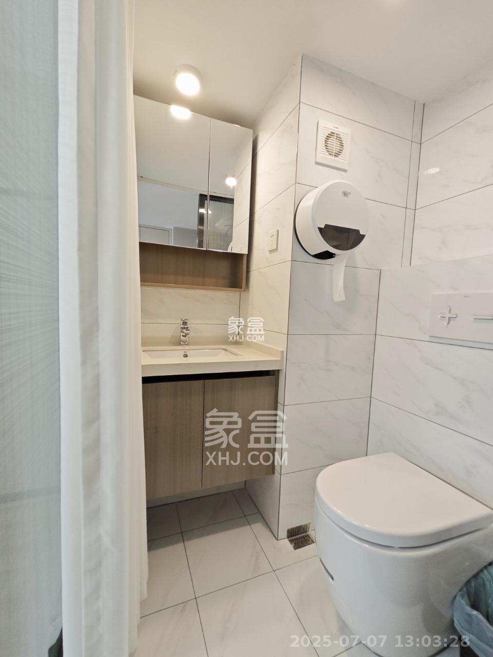 藏珑湖上公馆 1室1厅2卫 2800.0元/月 藏珑湖上公馆 1室1厅2卫 2800.0元/月室内图