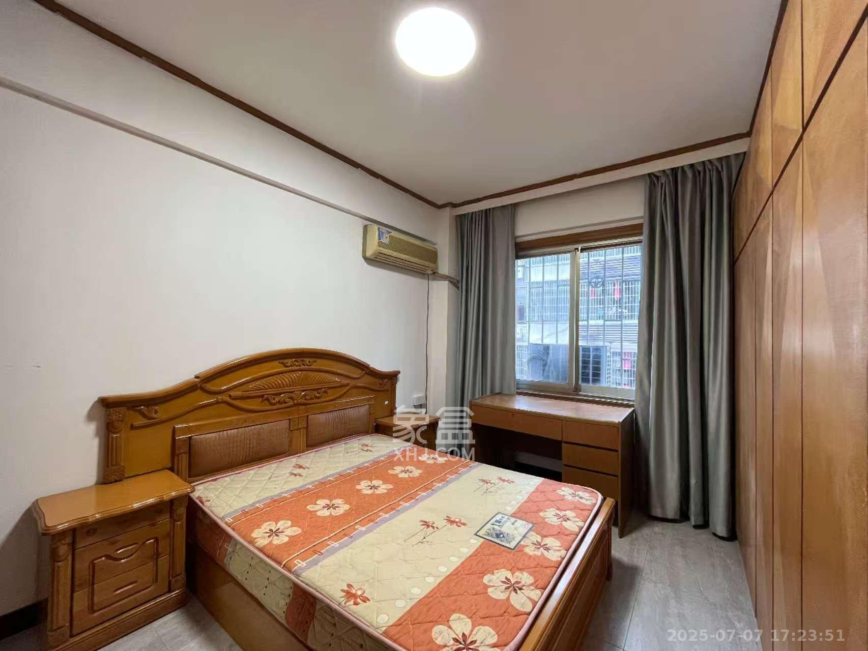燕山街社区  3室2厅2卫   2600.00元/月室内图