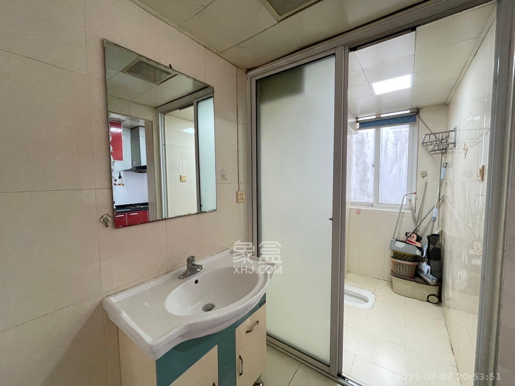 诺亚方舟大厦  3室2厅2卫   2600.00元/月室内图