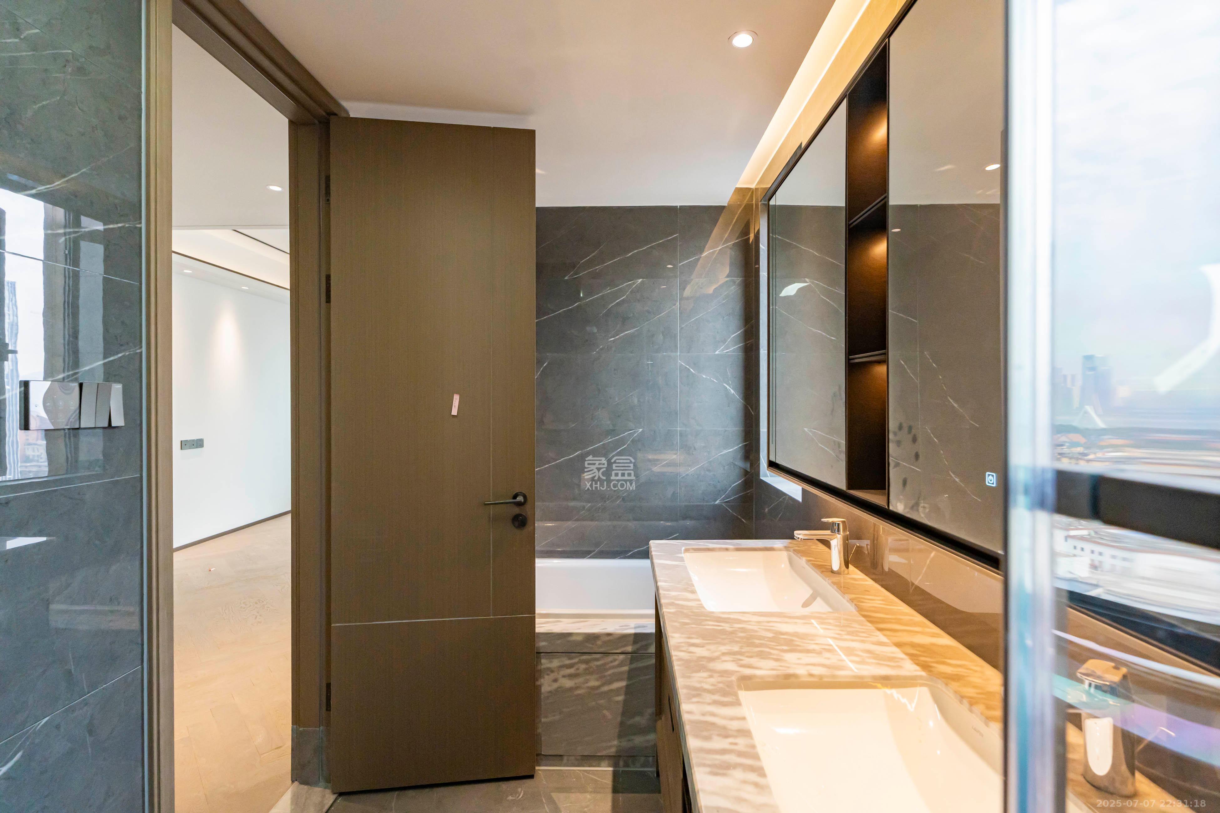 建发养云  4室2厅2卫    488.0万 建发养云  4室2厅2卫    488.0万卫生间