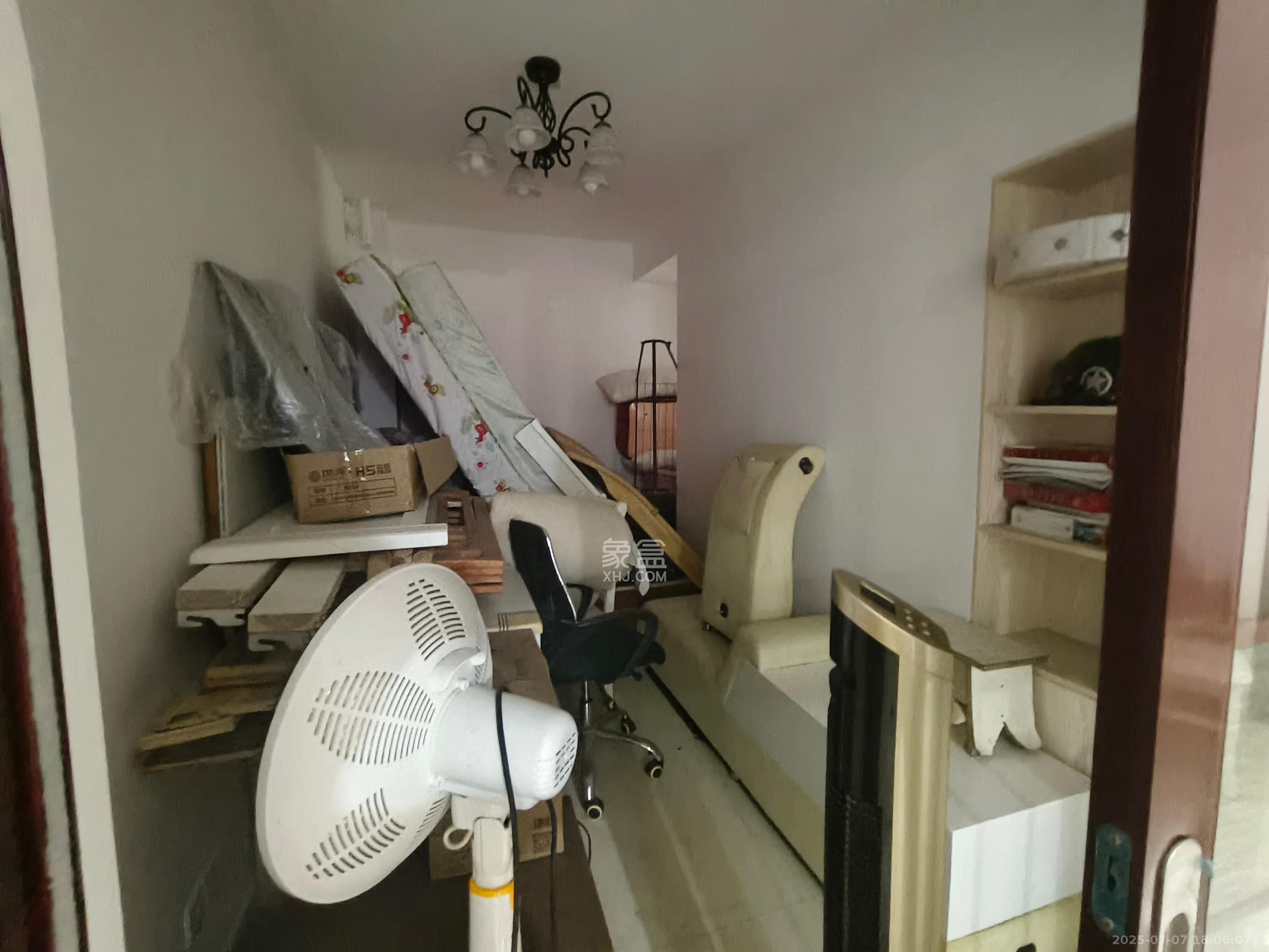 保利麓谷林语E区  1室2厅2卫   3600.00元/月室内图
