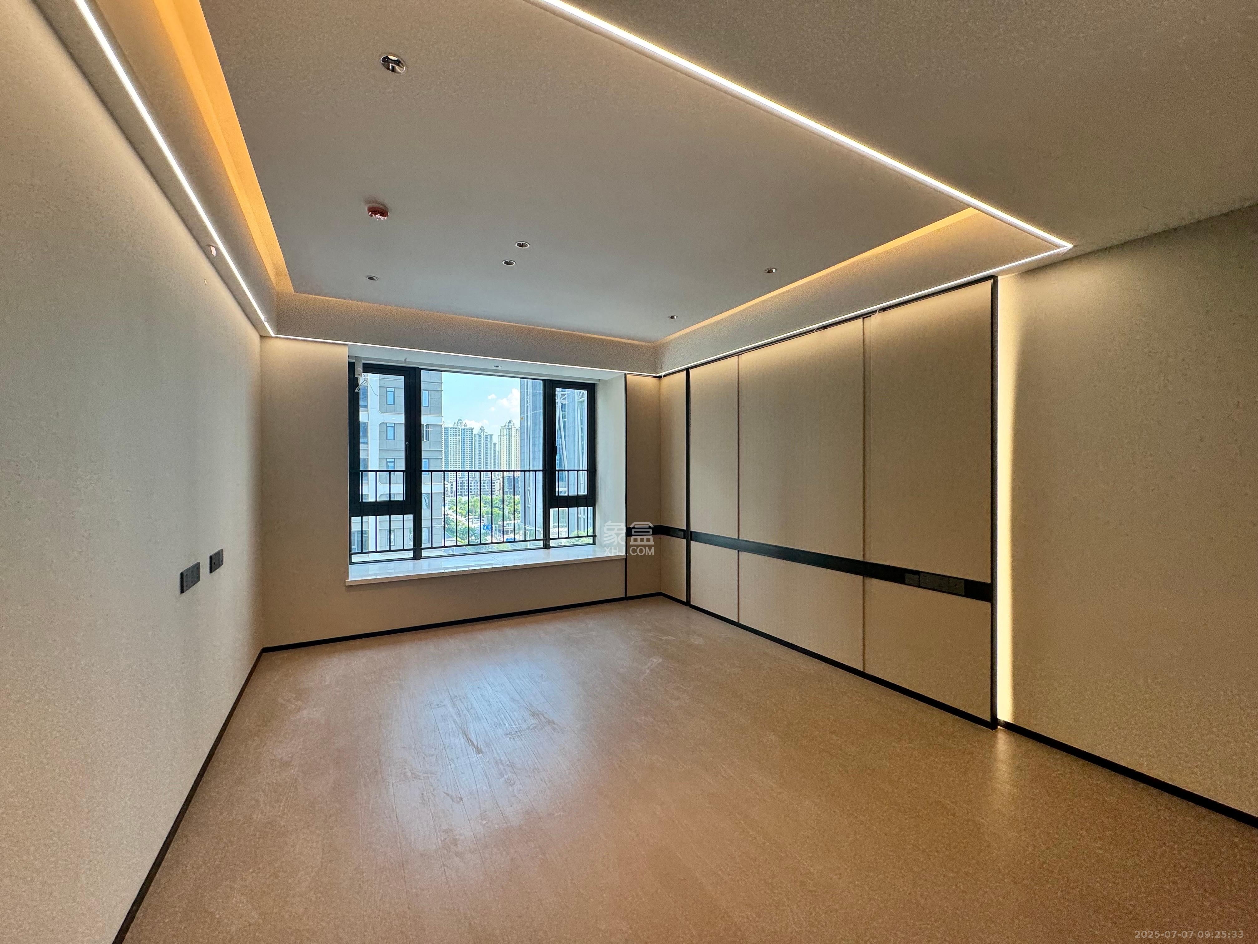 旭辉铂悦湘江 4室2厅3卫 12000.0元/月 旭辉铂悦湘江 4室2厅3卫 12000.0元/月室内图