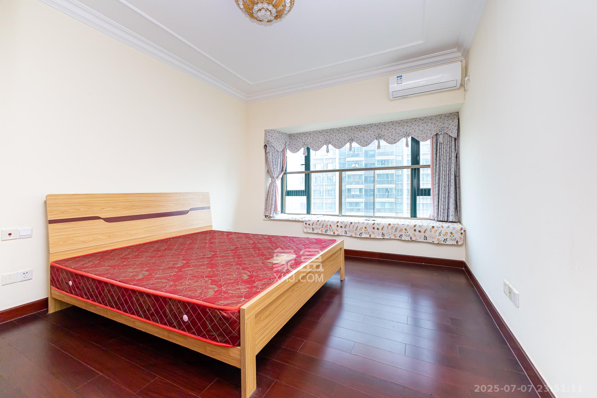 恒大名都 3室2厅2卫 72.0万 恒大名都 3室2厅2卫 72.0万卧室