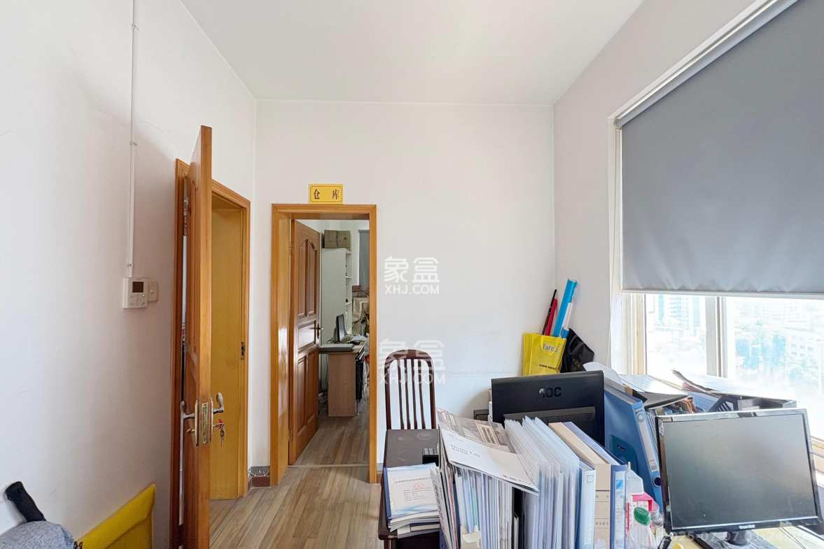 定王府  5室2厅2卫    155.0万 定王府  5室2厅2卫    155.0万卧室