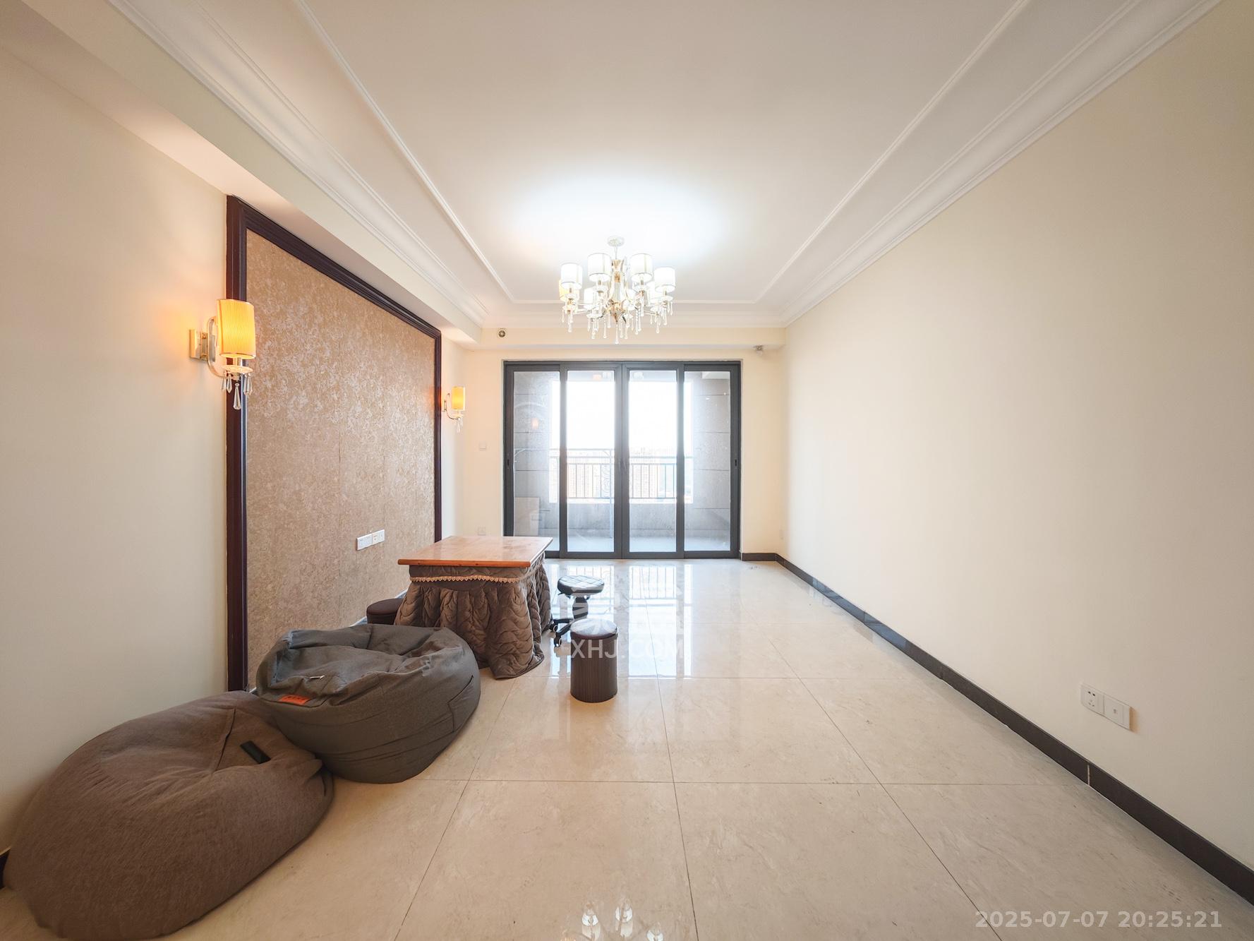 恒大御景天下城一期 3室2厅1卫 66.8万 恒大御景天下城一期 3室2厅1卫 66.8万客厅