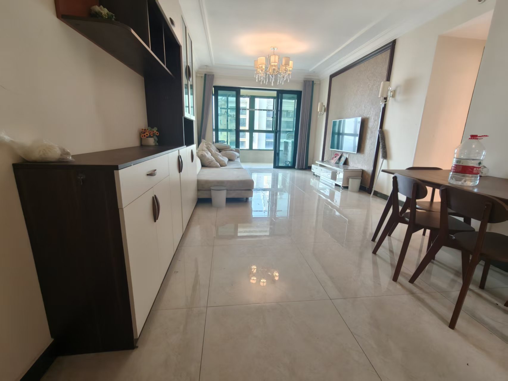 恒大绿洲 3室2厅2卫 2200.0元/月 恒大绿洲 3室2厅2卫 2200.0元/月室内图