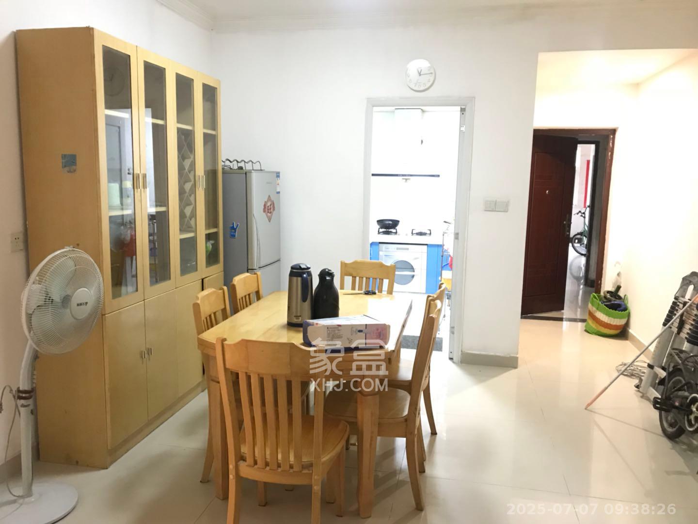 嘉盛华庭(一期、二期、三期) 2室2厅1卫 2400.0元/月 嘉盛华庭(一期、二期、三期) 2室2厅1卫 2400.0元/月室内图