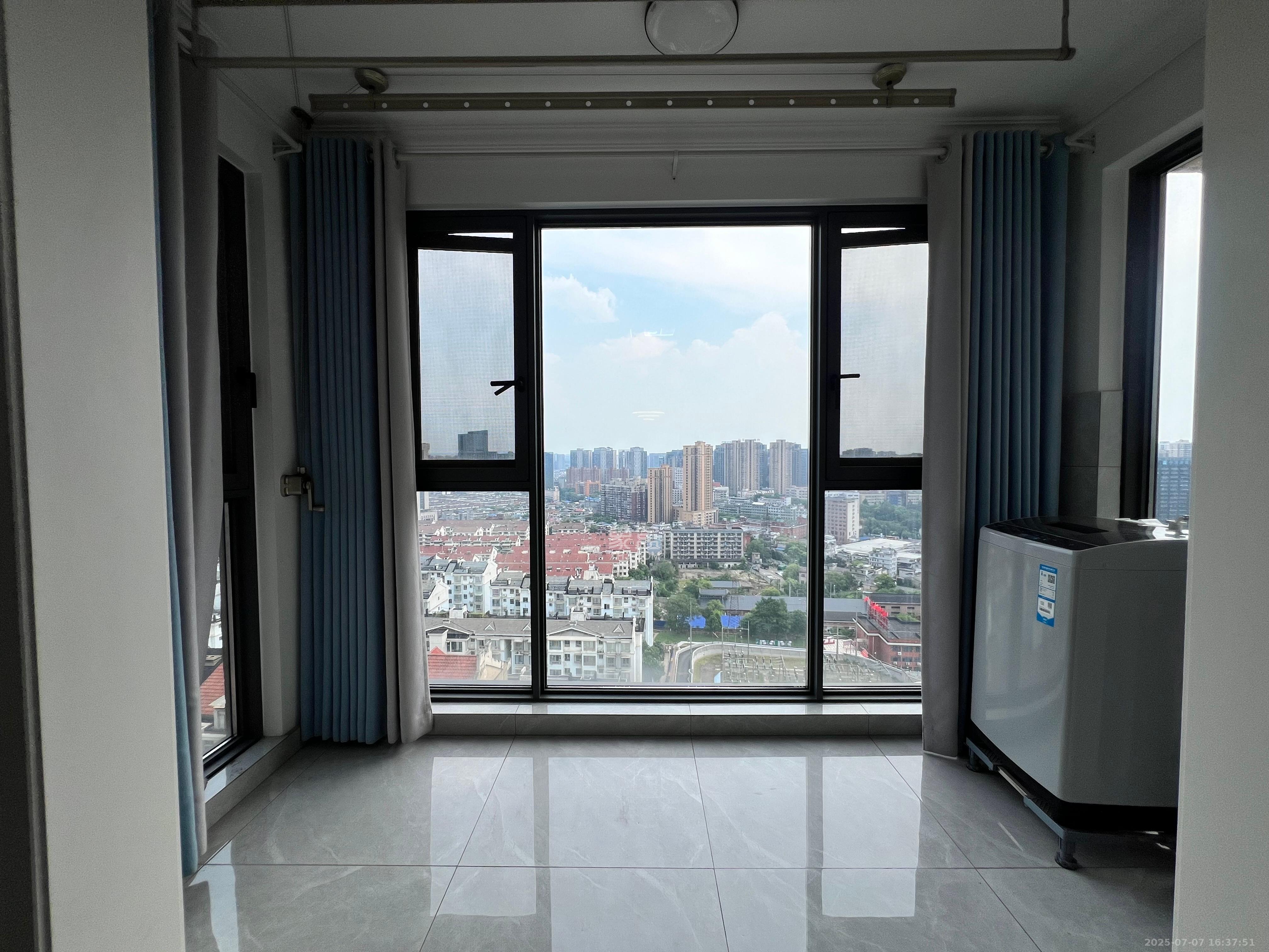 中国铁建18公馆（常青嘉苑）  3室2厅1卫   2600.00元/月室内图