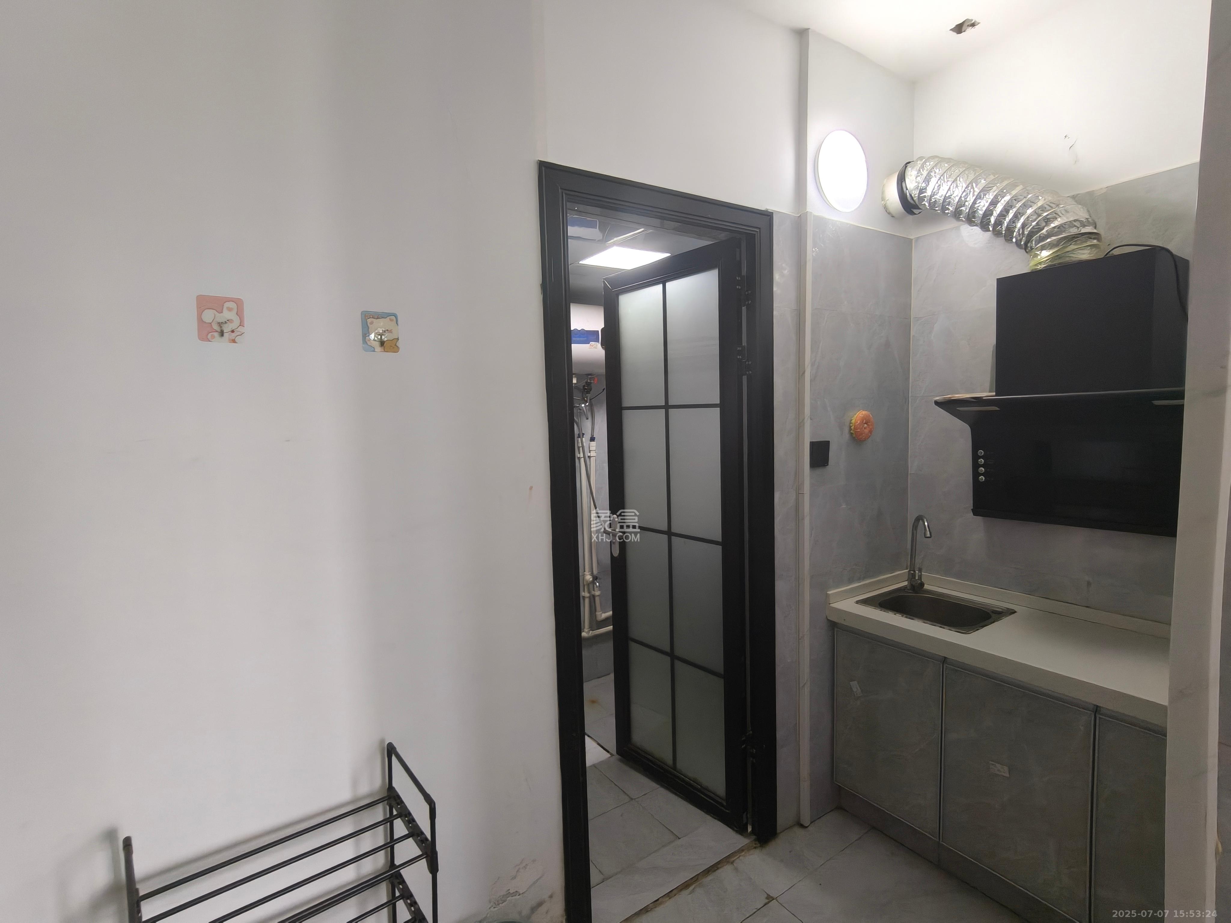 新长海广场 1室0厅0卫 1050.0元/月 新长海广场 1室0厅0卫 1050.0元/月室内图