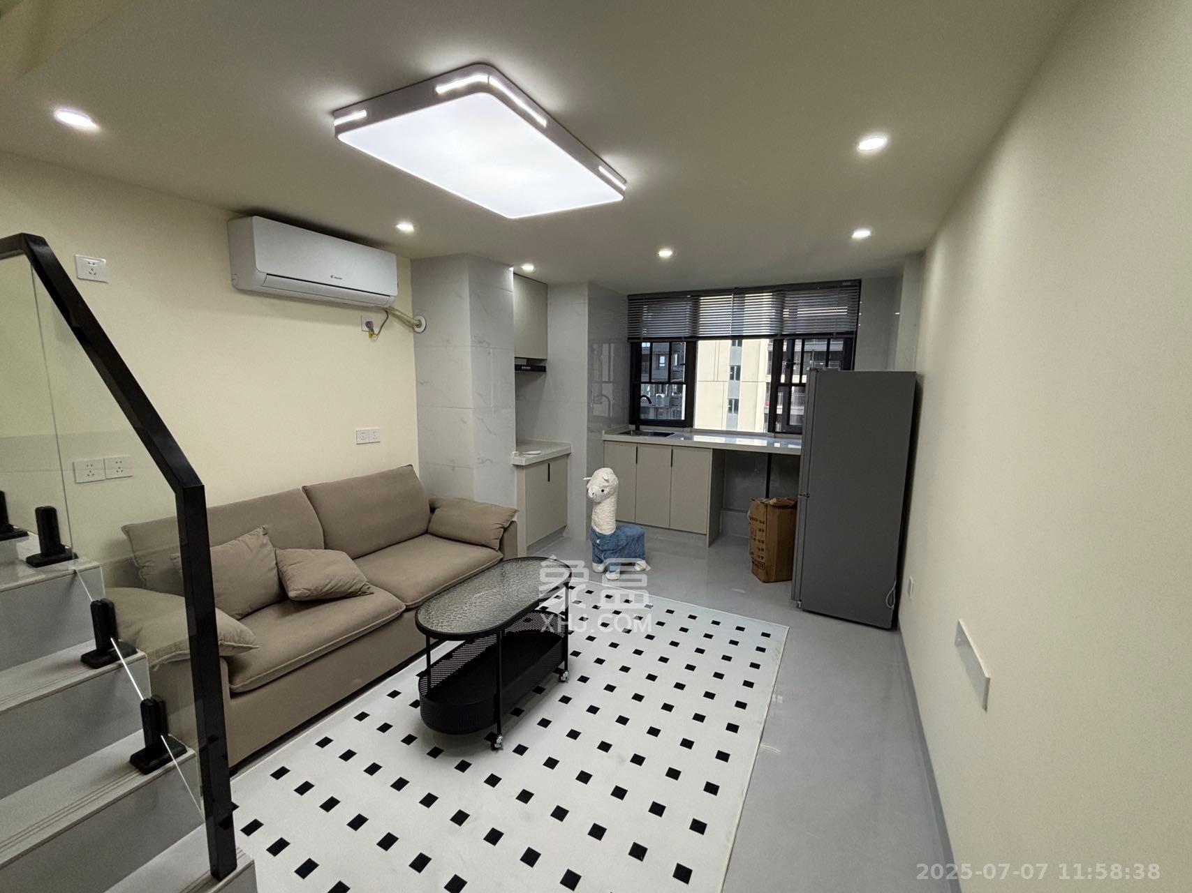 卓越伊景苑 1室0厅0卫 1600.0元/月 卓越伊景苑 1室0厅0卫 1600.0元/月室内图