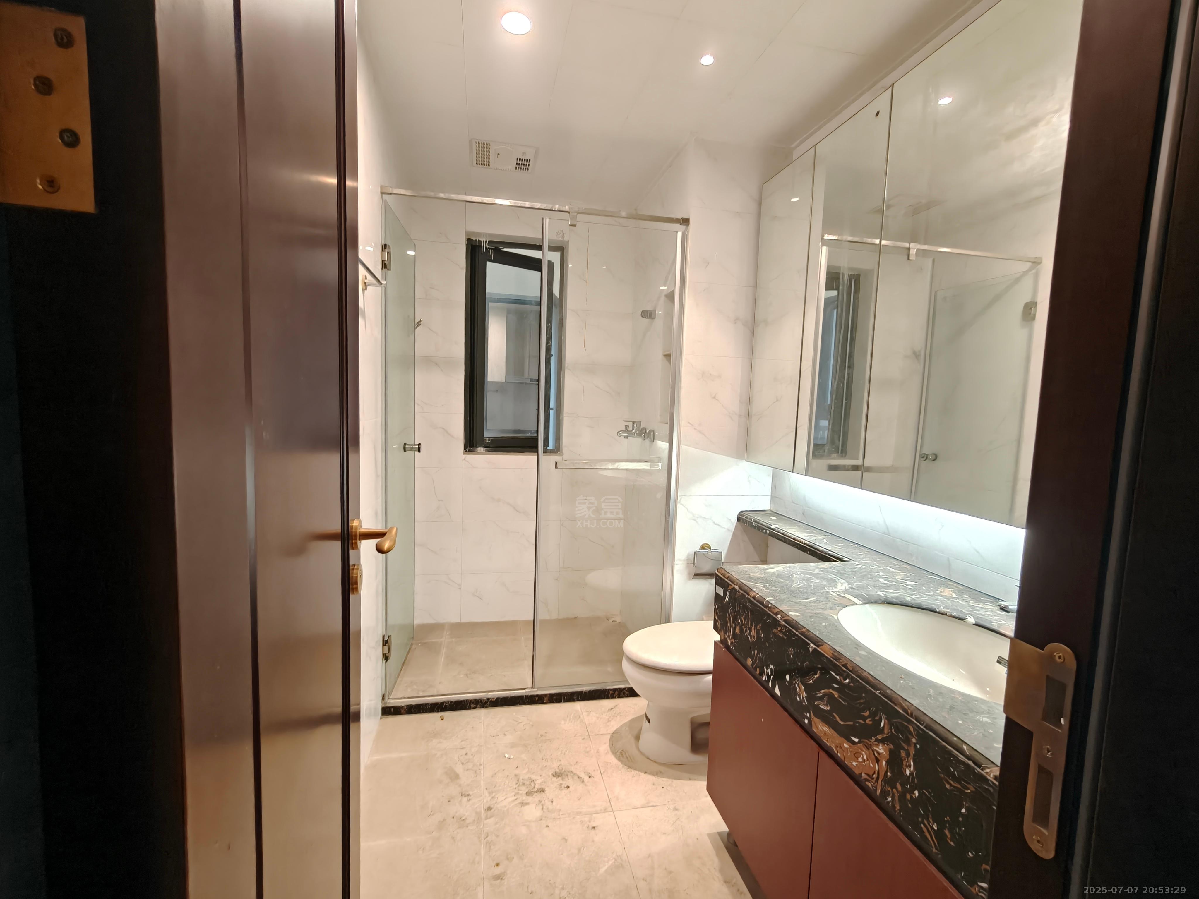 恒大华府 3室2厅1卫 1500.0元/月 恒大华府 3室2厅1卫 1500.0元/月室内图