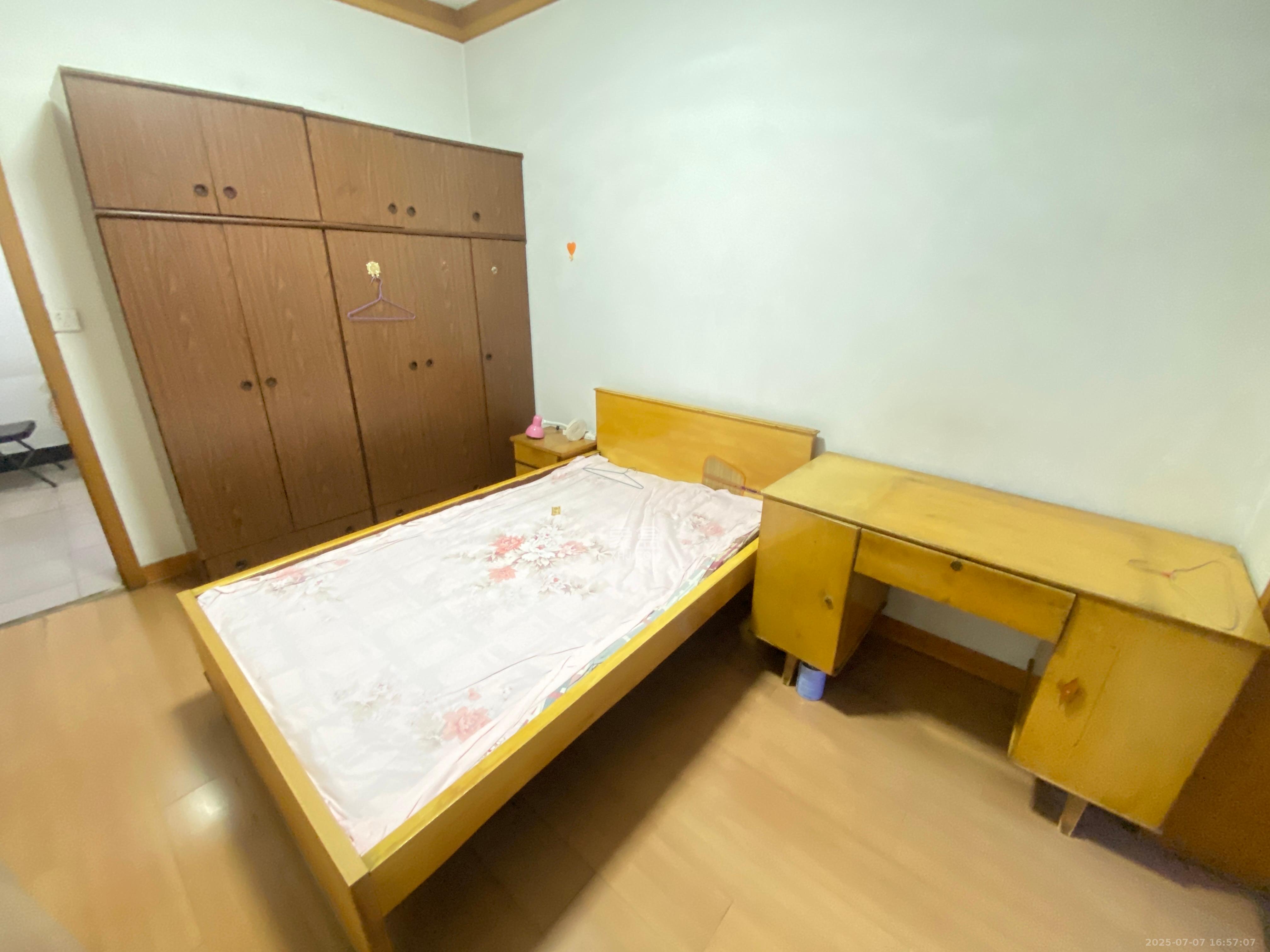 水泵厂宿舍  2室1厅1卫    1400.0元/月室内图
