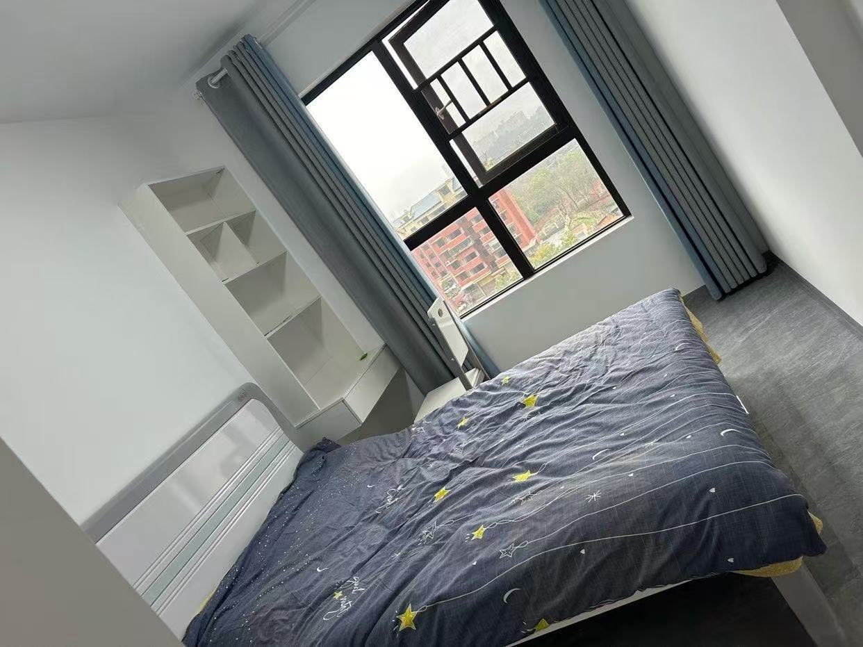 天嘉翰廷 3室2厅2卫 2400.0元/月 天嘉翰廷 3室2厅2卫 2400.0元/月户型图