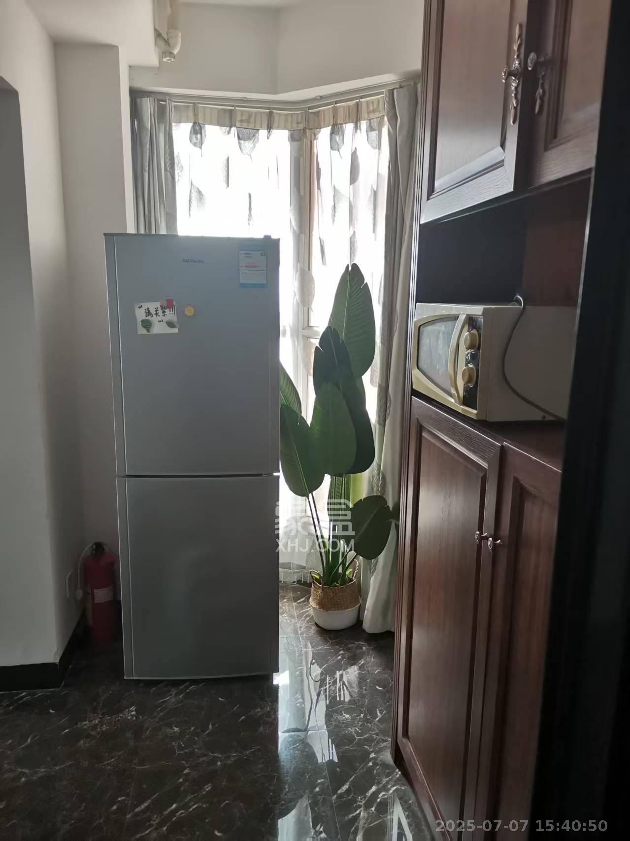 上海城小区 3室2厅1卫 2200.0元/月 上海城小区 3室2厅1卫 2200.0元/月室内图