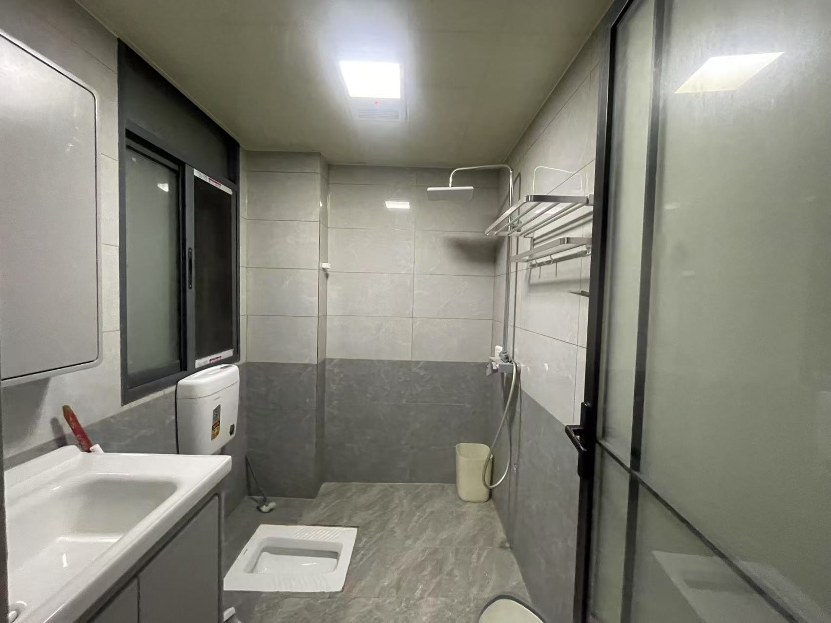 东山领秀 4室2厅2卫 76.0万 东山领秀 4室2厅2卫 76.0万卫生间