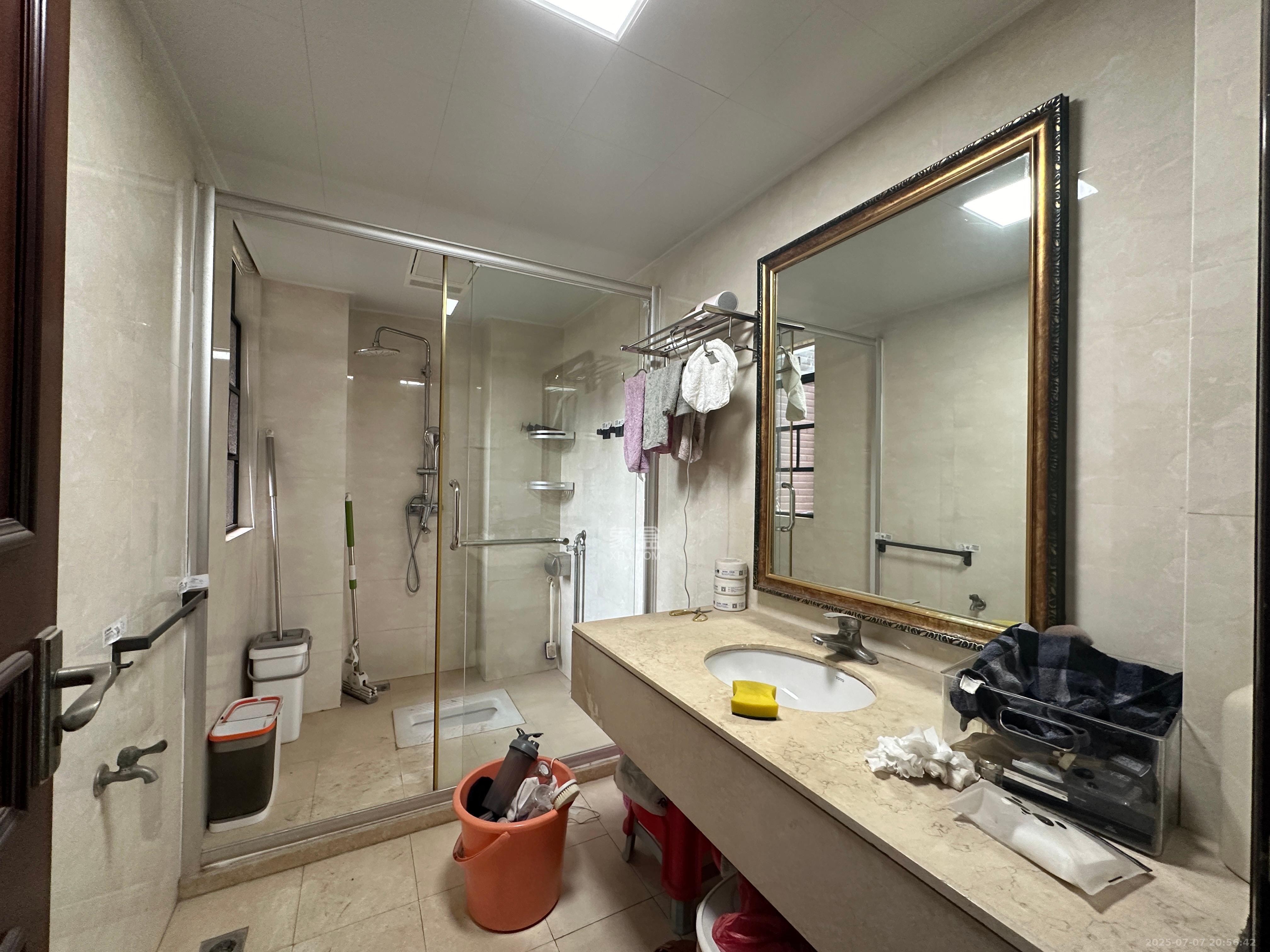 中隆国际御玺 4室2厅3卫 5200.0元/月 中隆国际御玺 4室2厅3卫 5200.0元/月室内图