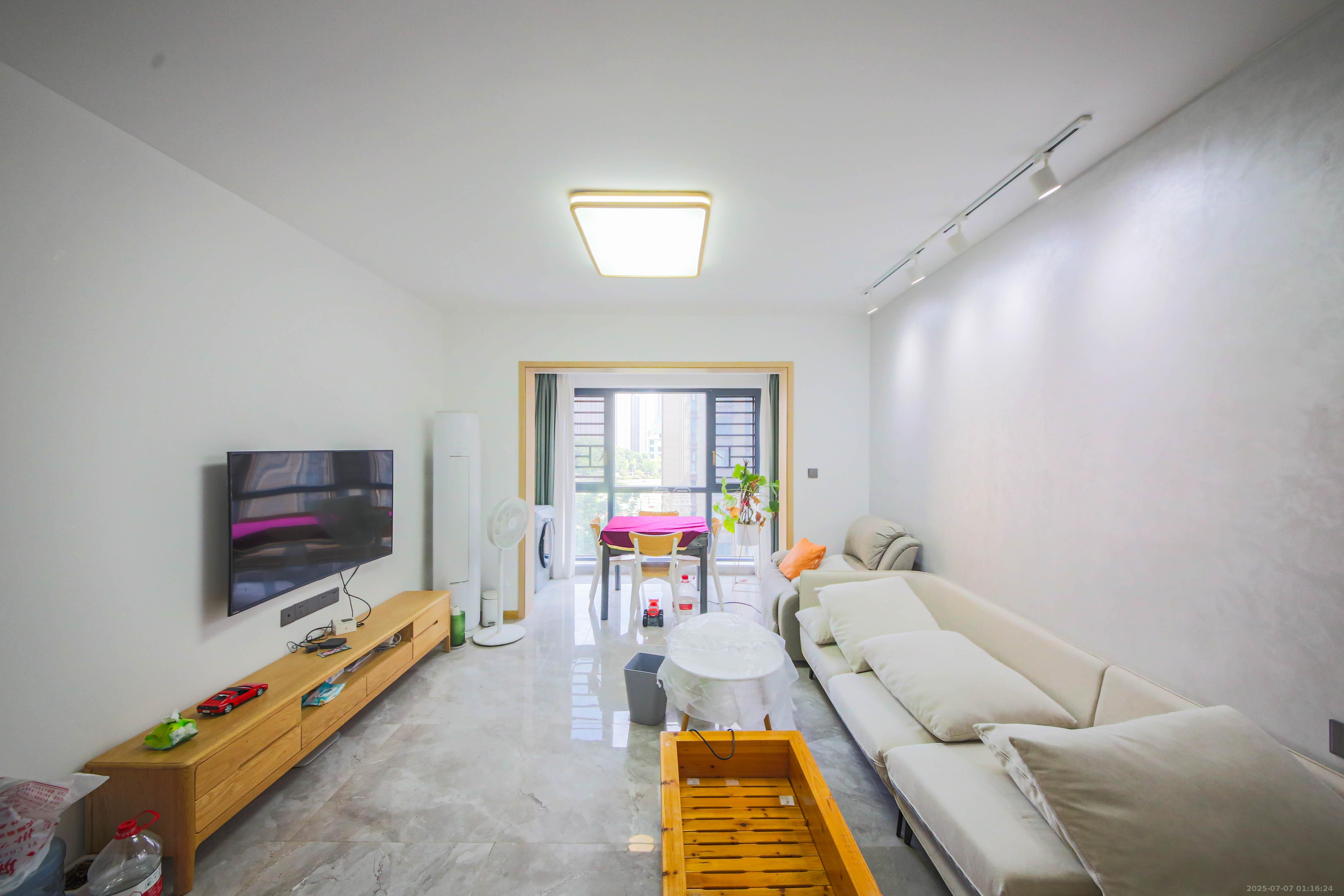 轻盐阳光CEO(轻盐雅苑)(轻奢时代)  4室2厅2卫    115.6万 轻盐阳光CEO(轻盐雅苑)(轻奢时代)  4室2厅2卫    115.6万客厅