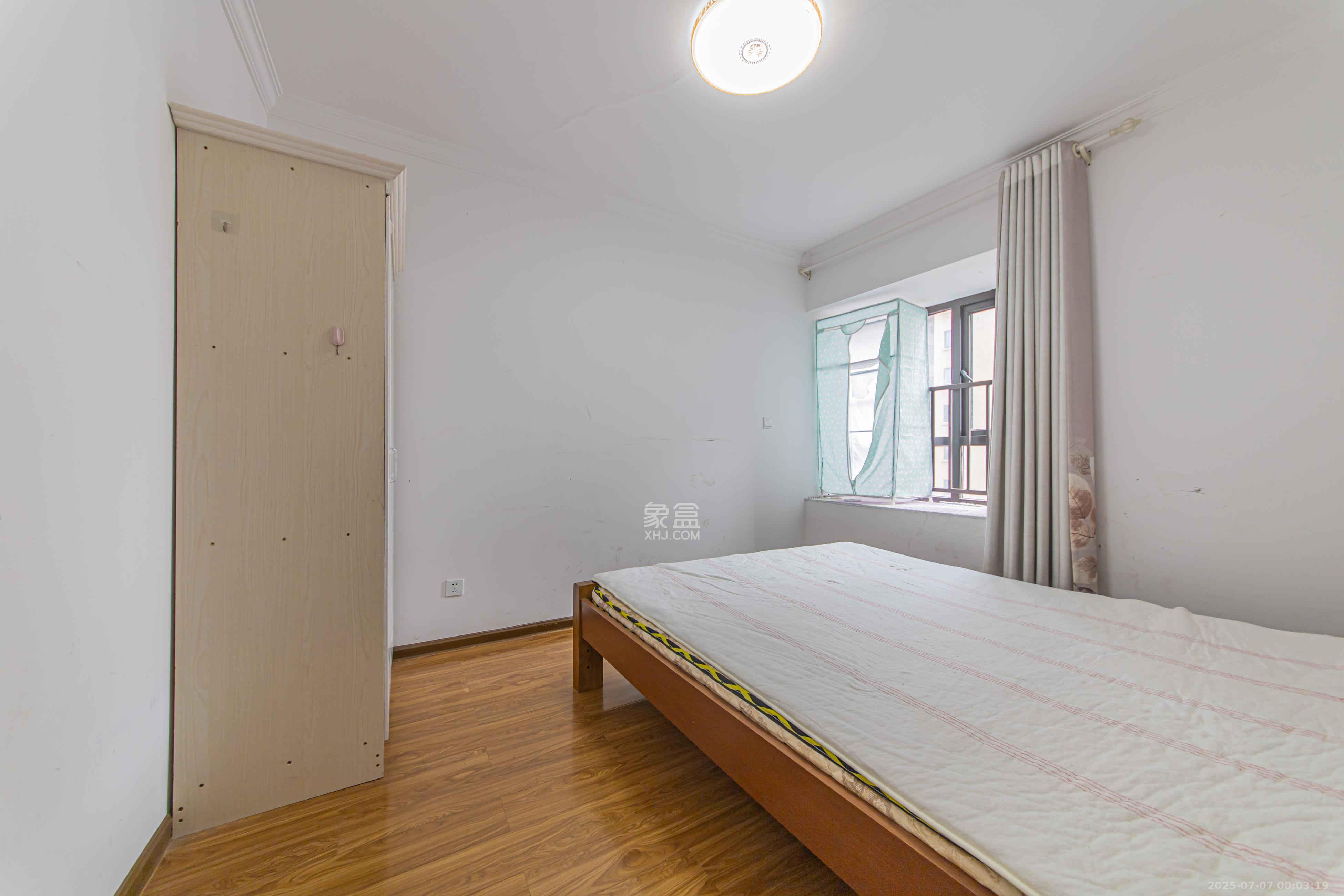 北辰中央公园C区 3室2厅1卫 84.0万 北辰中央公园C区 3室2厅1卫 84.0万卧室