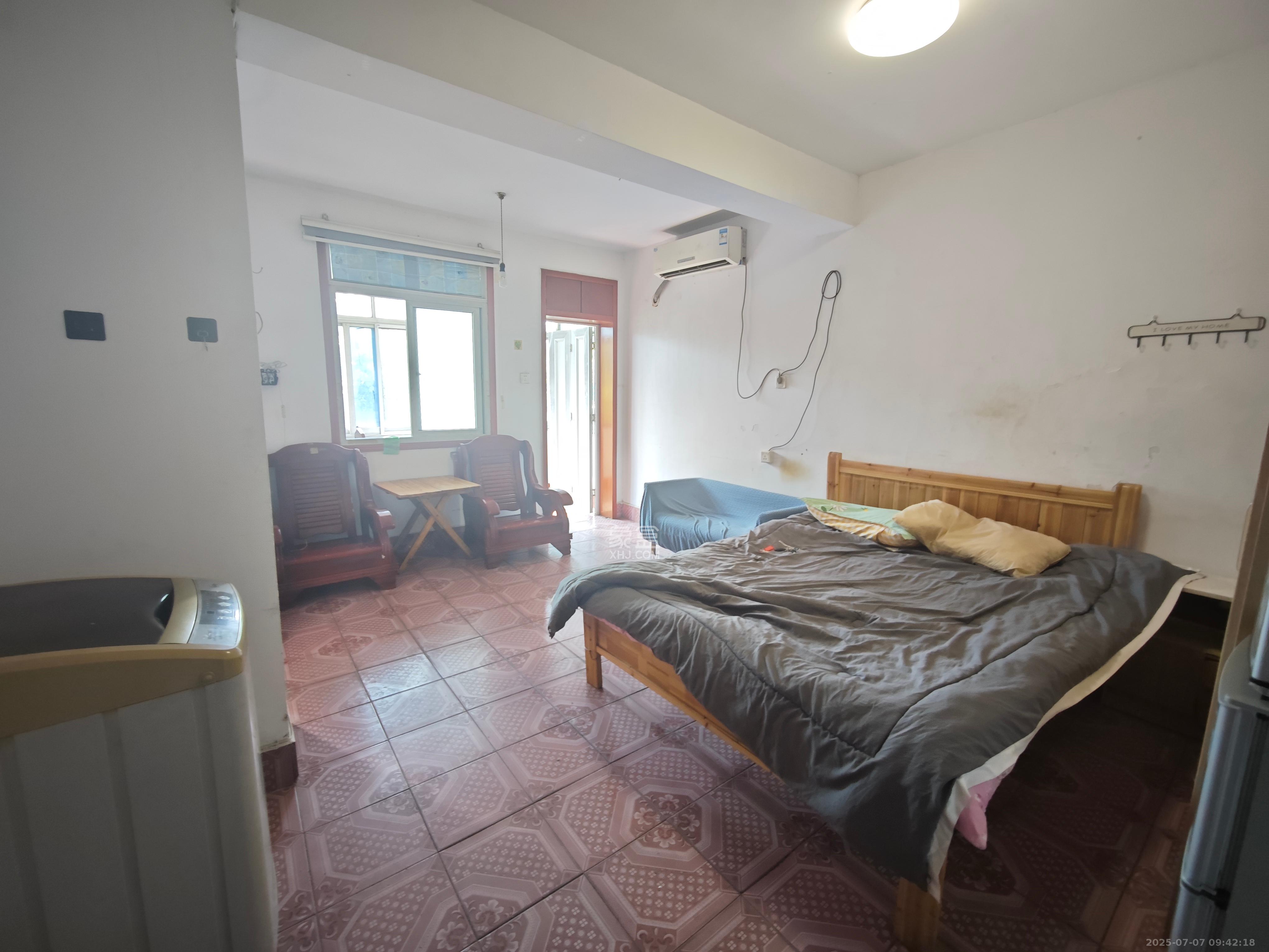 东风路新二村 1室1厅1卫 900.0元/月 东风路新二村 1室1厅1卫 900.0元/月室内图