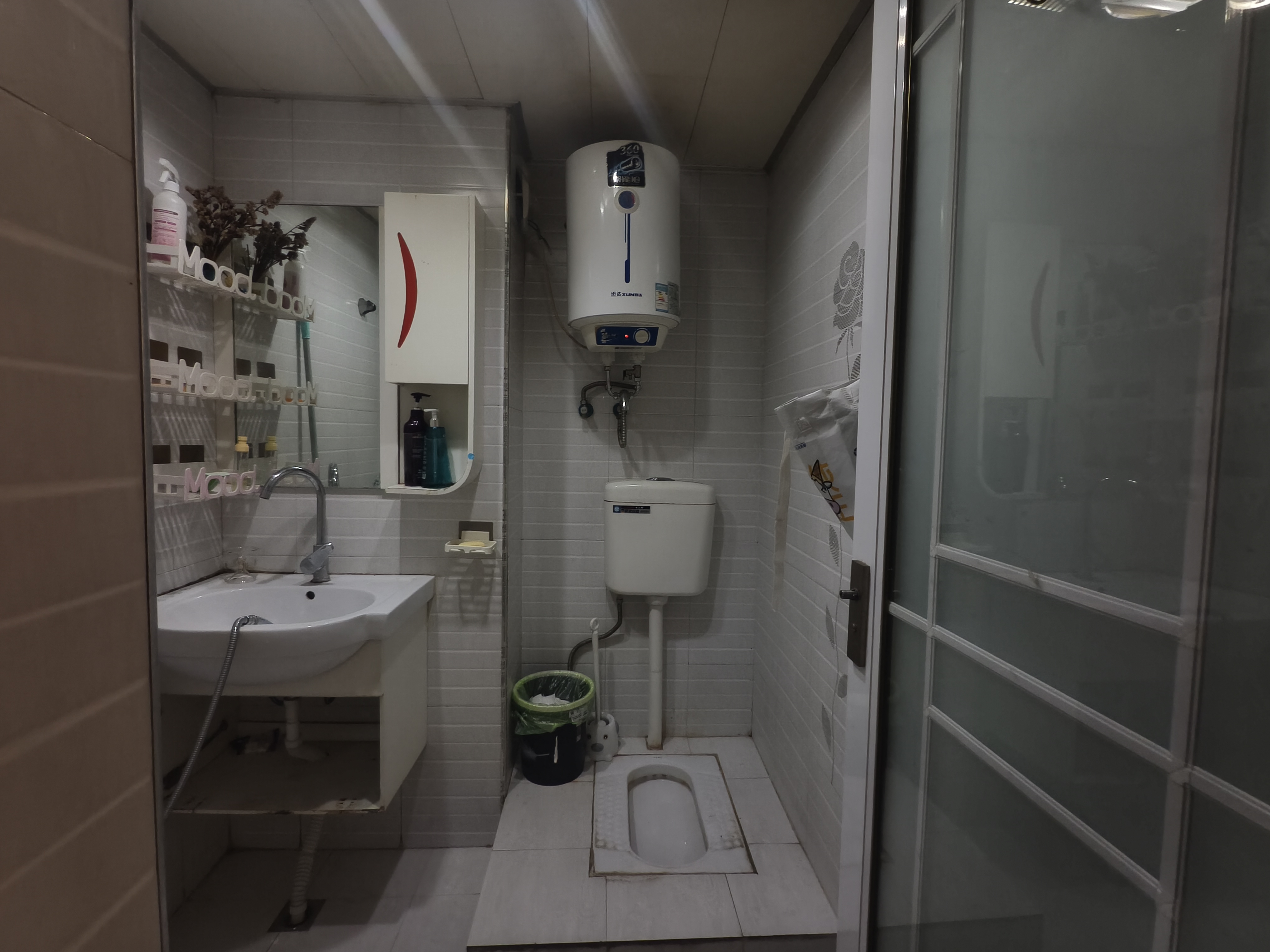 维港十字街 1室1厅1卫 1200.00元/月 维港十字街 1室1厅1卫 1200.00元/月室内图