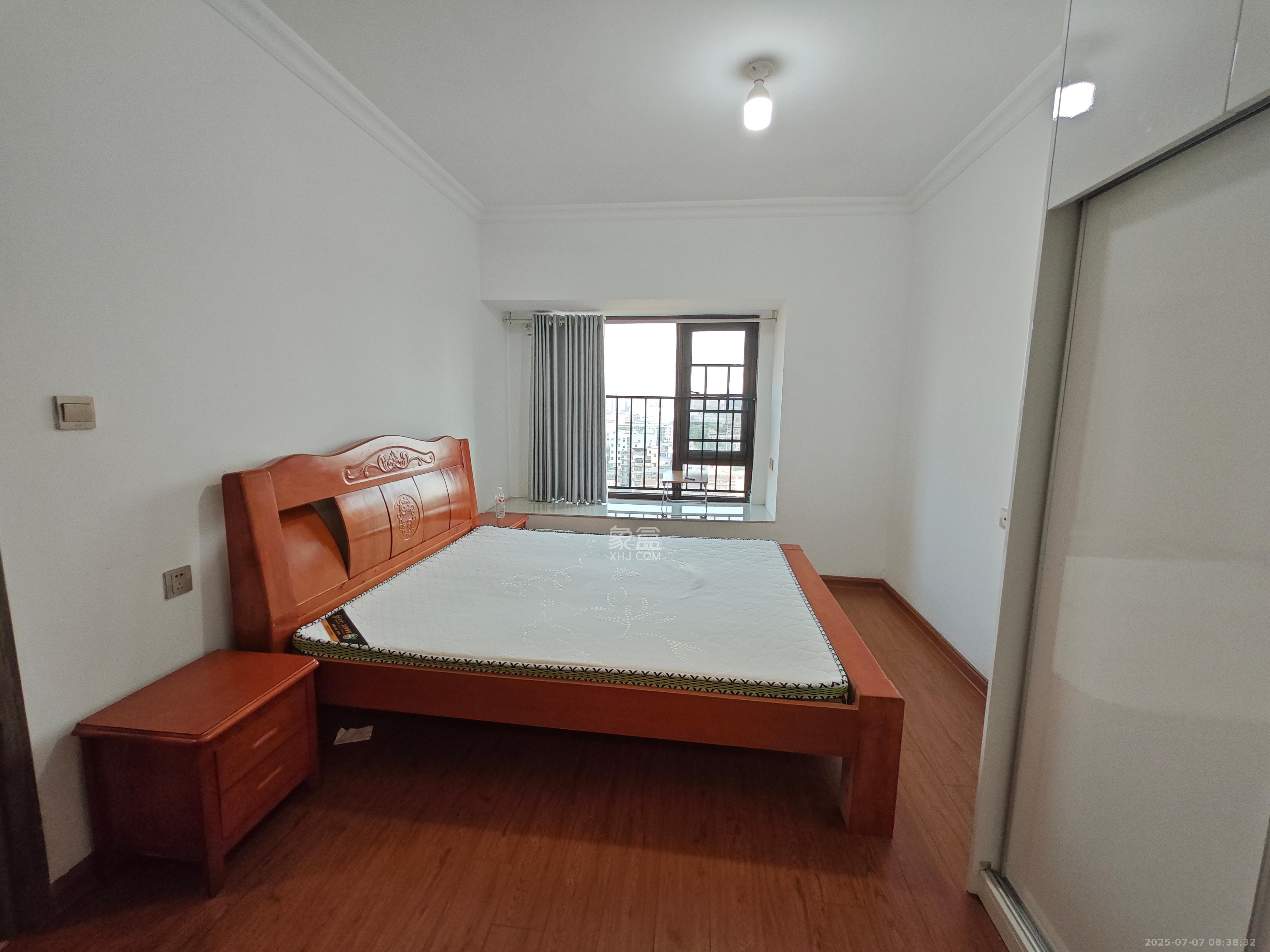 碧桂园星城首府  3室2厅2卫    2700.0元/月室内图